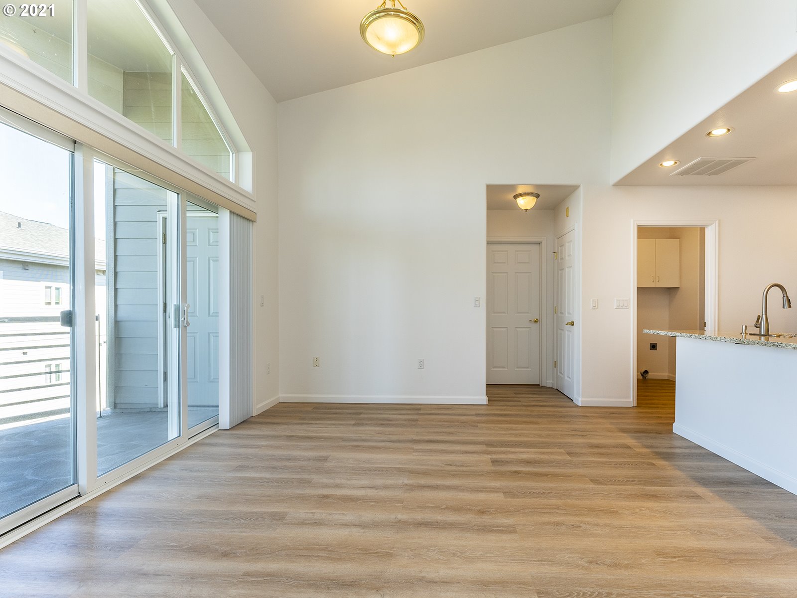 Photo #6: 21653805 Listing 
