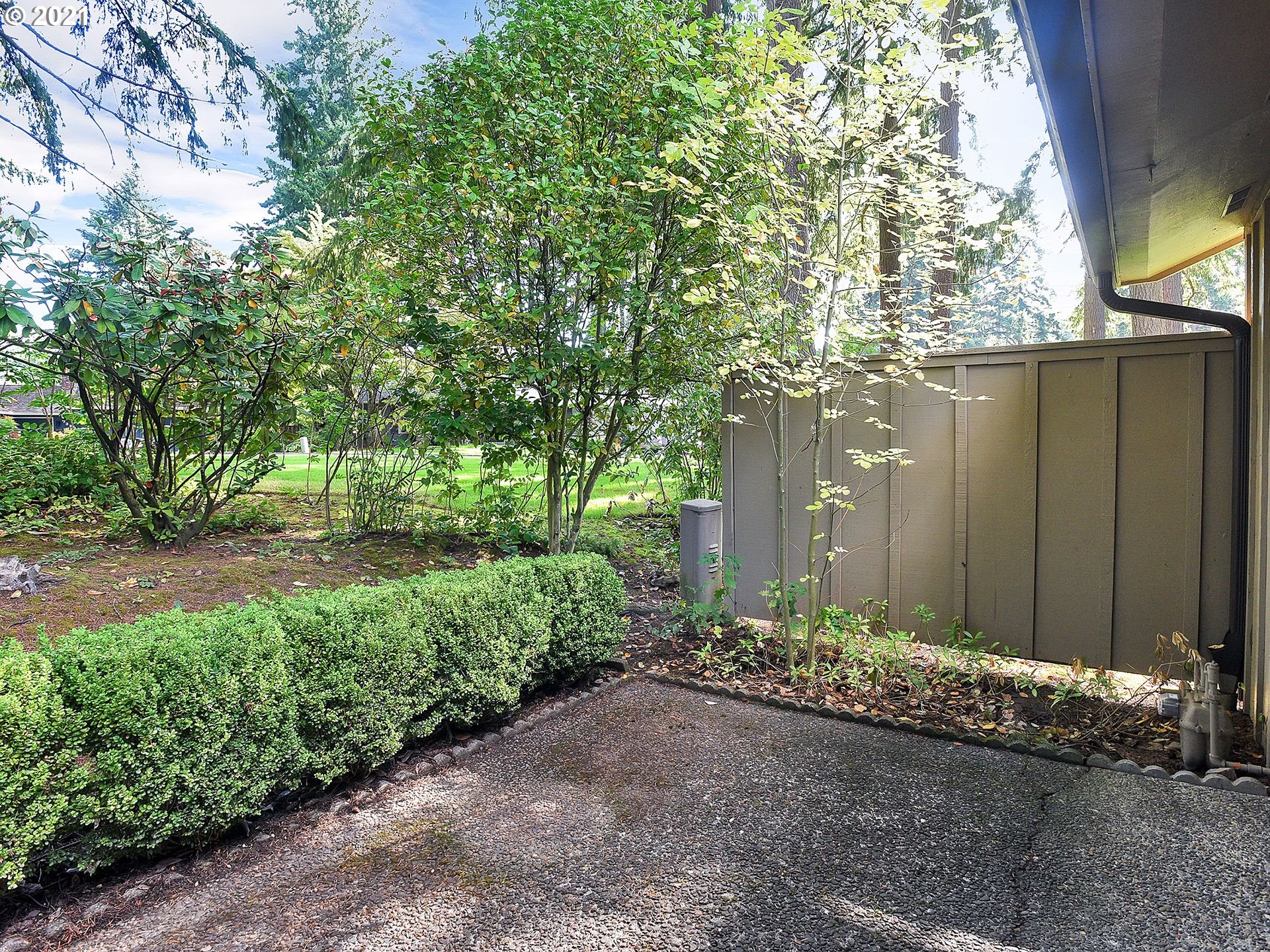 Photo #5: 21654638 Listing 