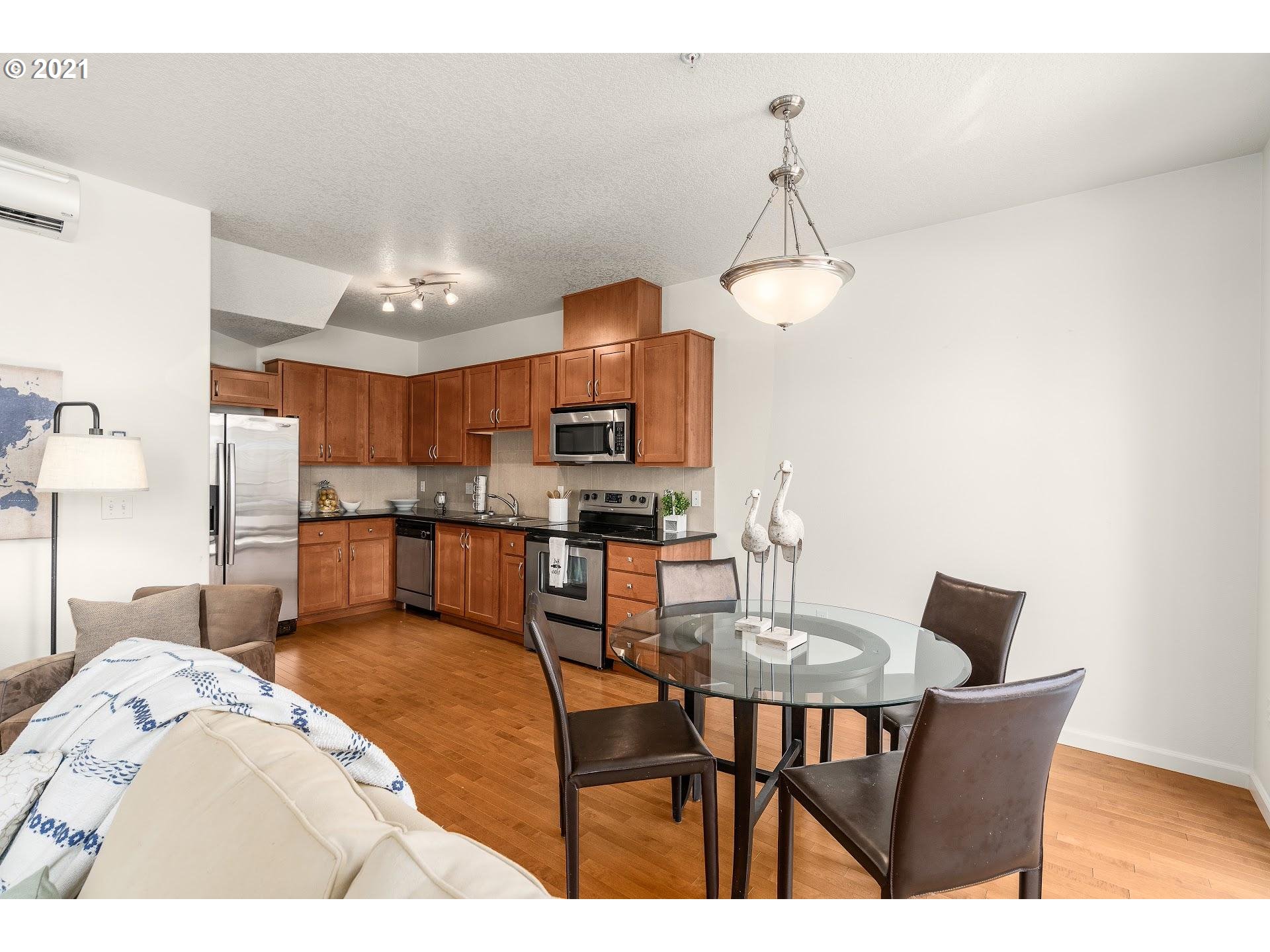 Photo #6: 21655807 Listing 
