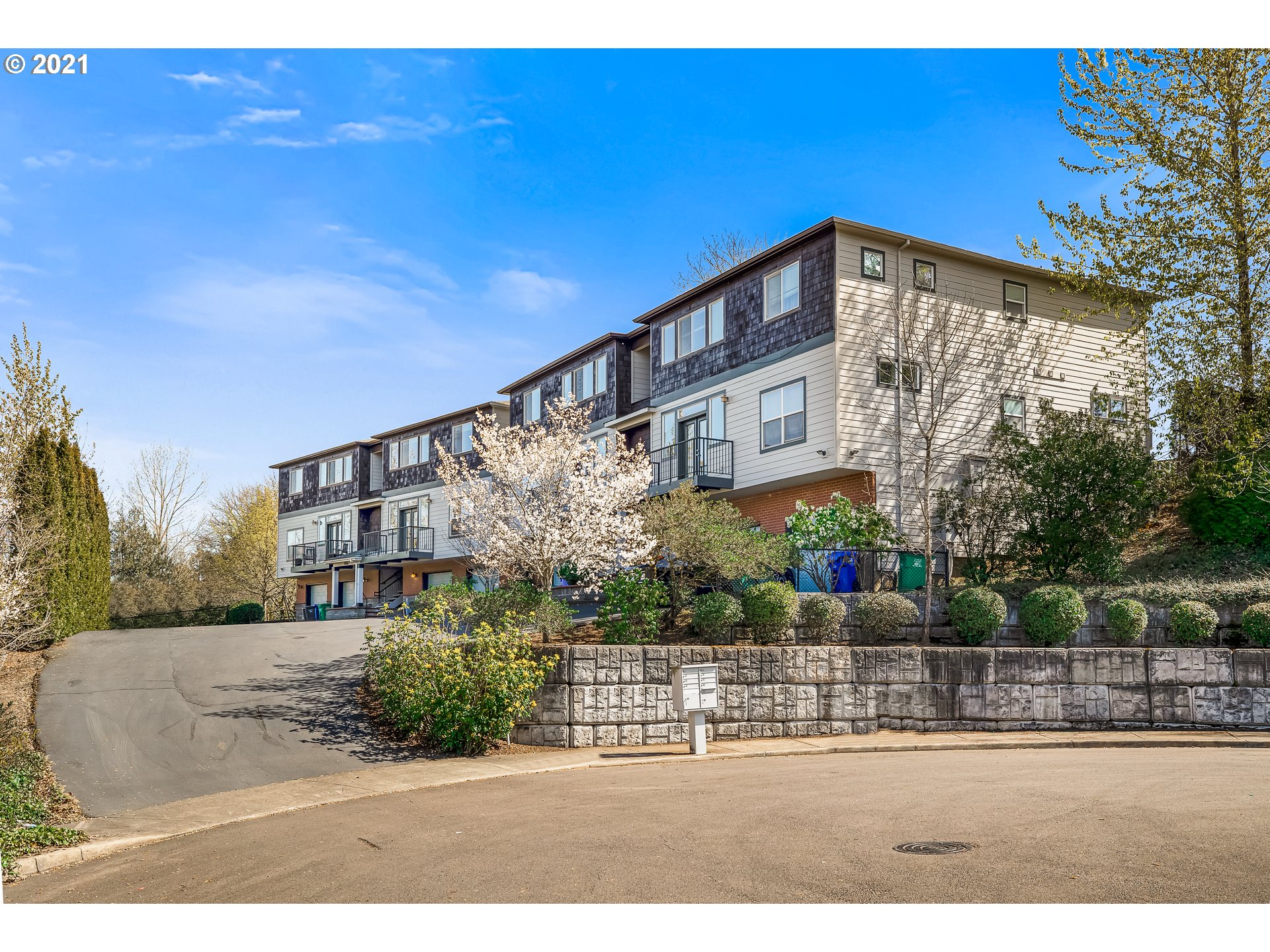 Photo #3: 21657063 Listing 