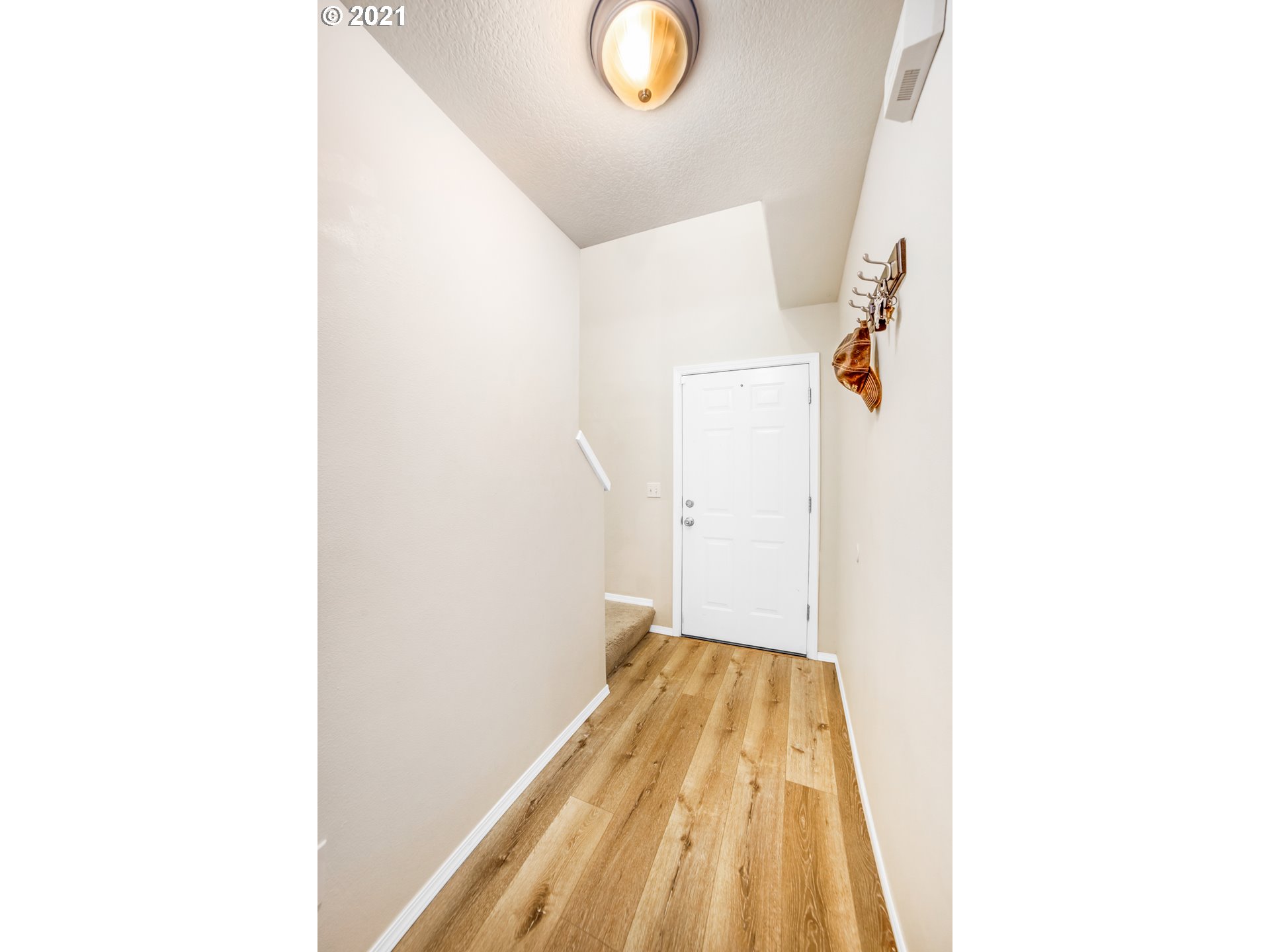 Photo #2: 21658063 Listing 