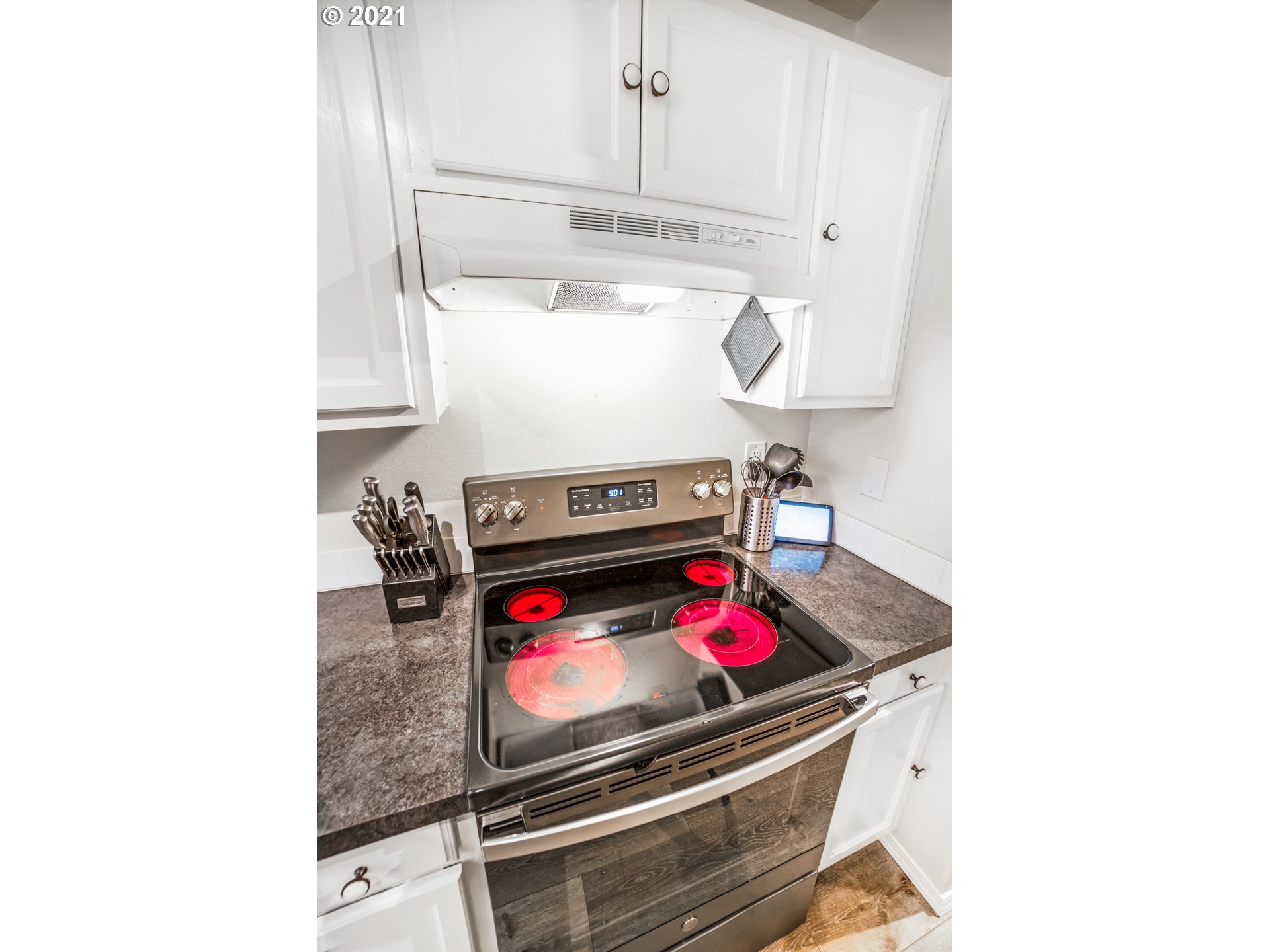 Photo #4: 21658063 Listing 