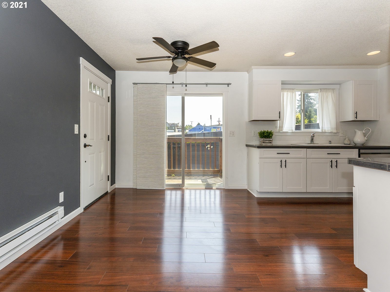 Photo #4: 21660180 Listing 