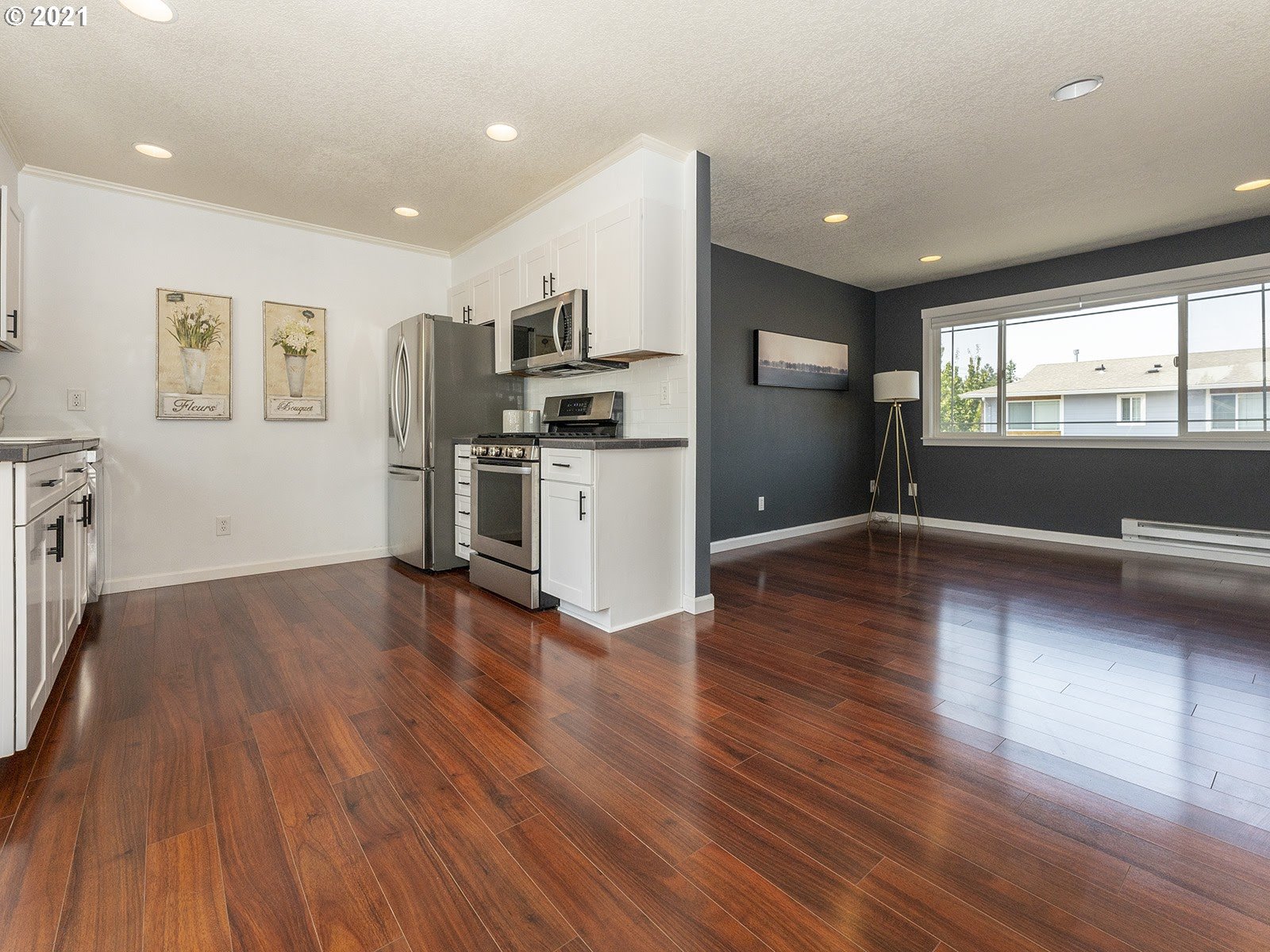 Photo #6: 21660180 Listing 