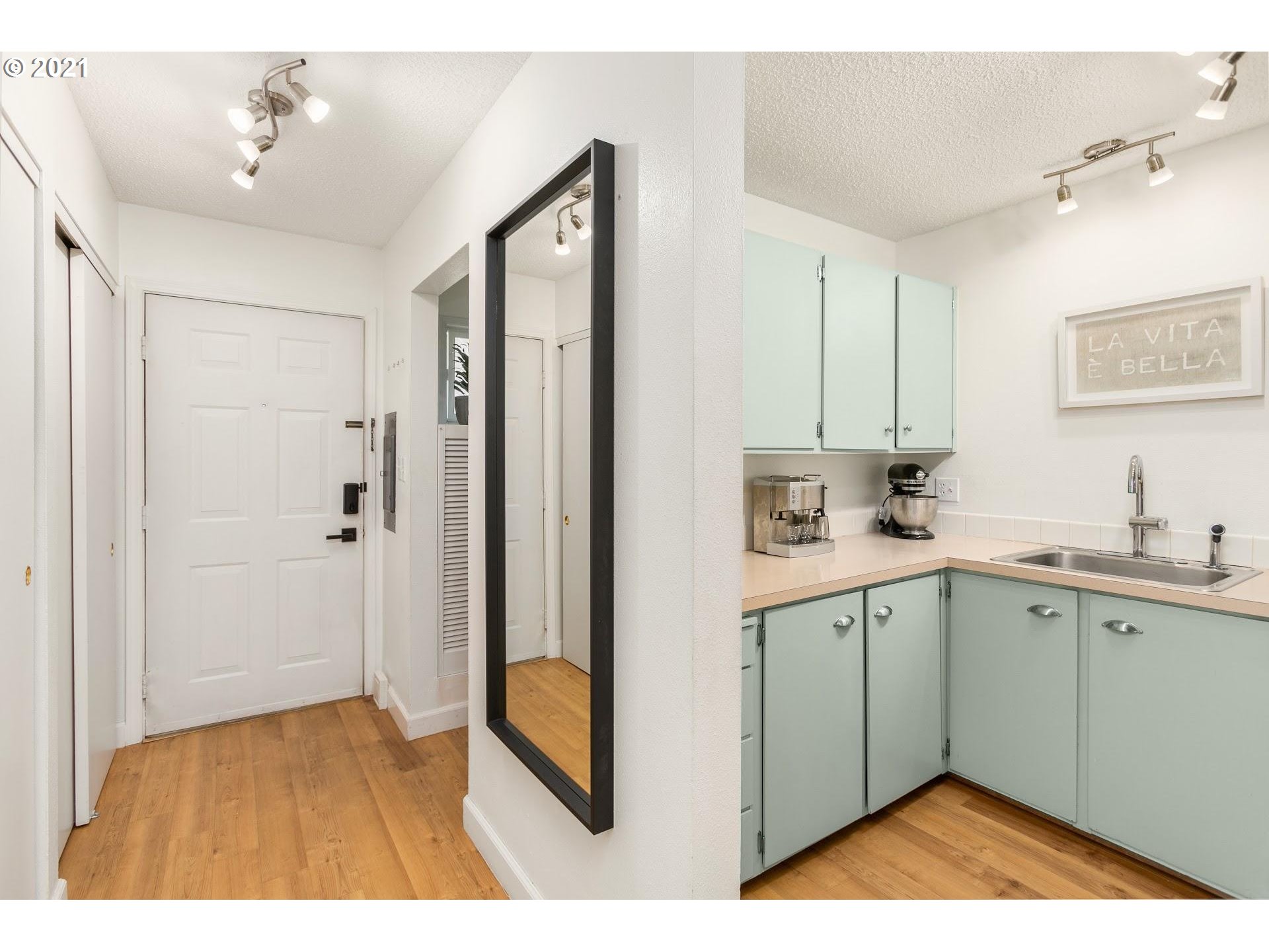 Photo #4: 21661158 Listing 