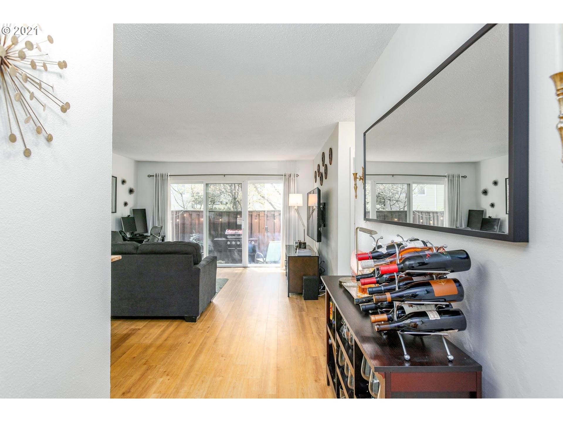 Photo #5: 21661158 Listing 