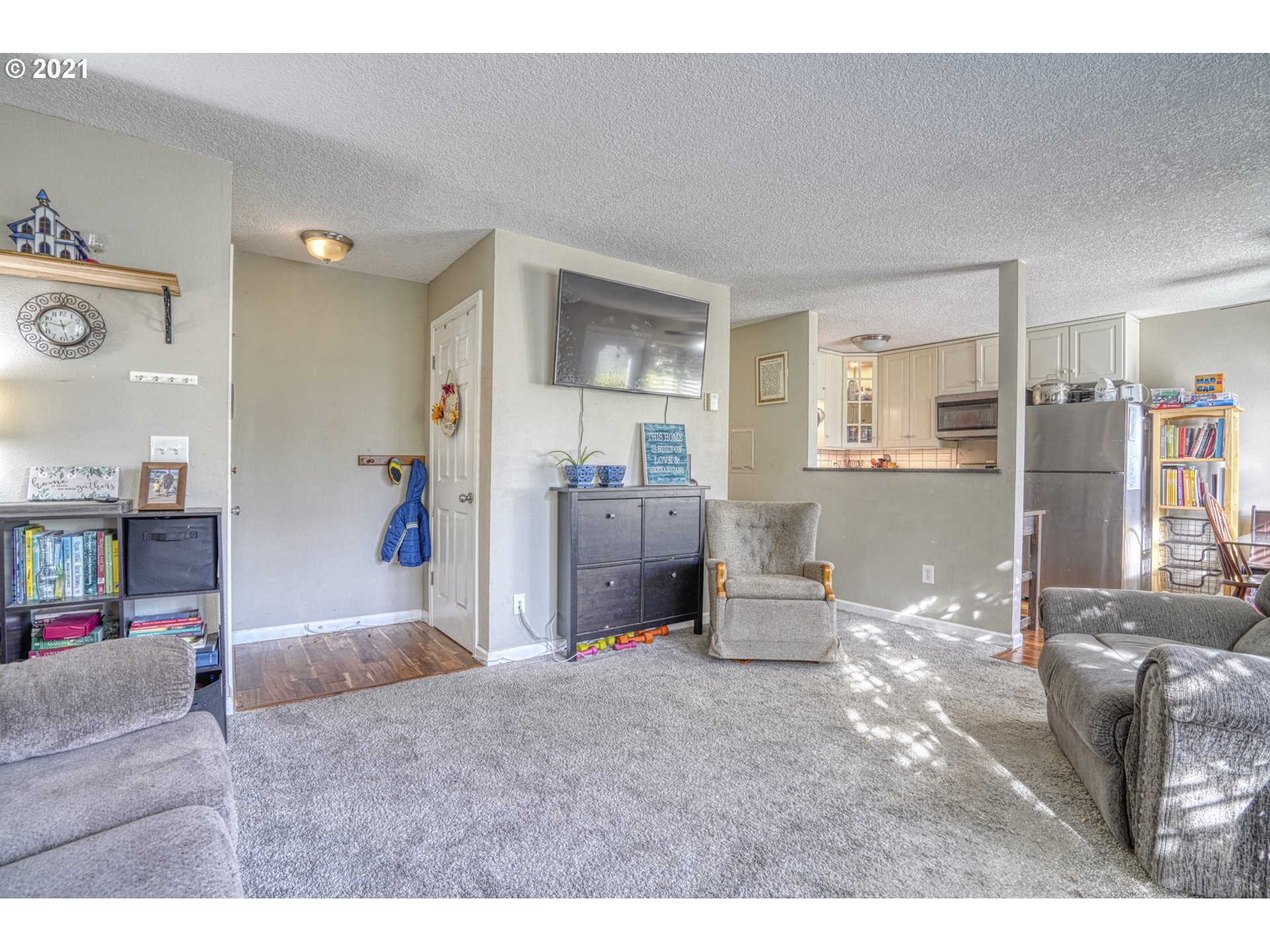 Photo #6: 21662824 Listing 