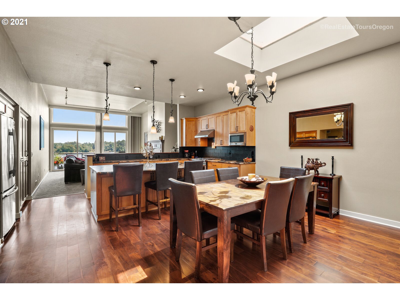 Photo #4: 21663271 Listing 