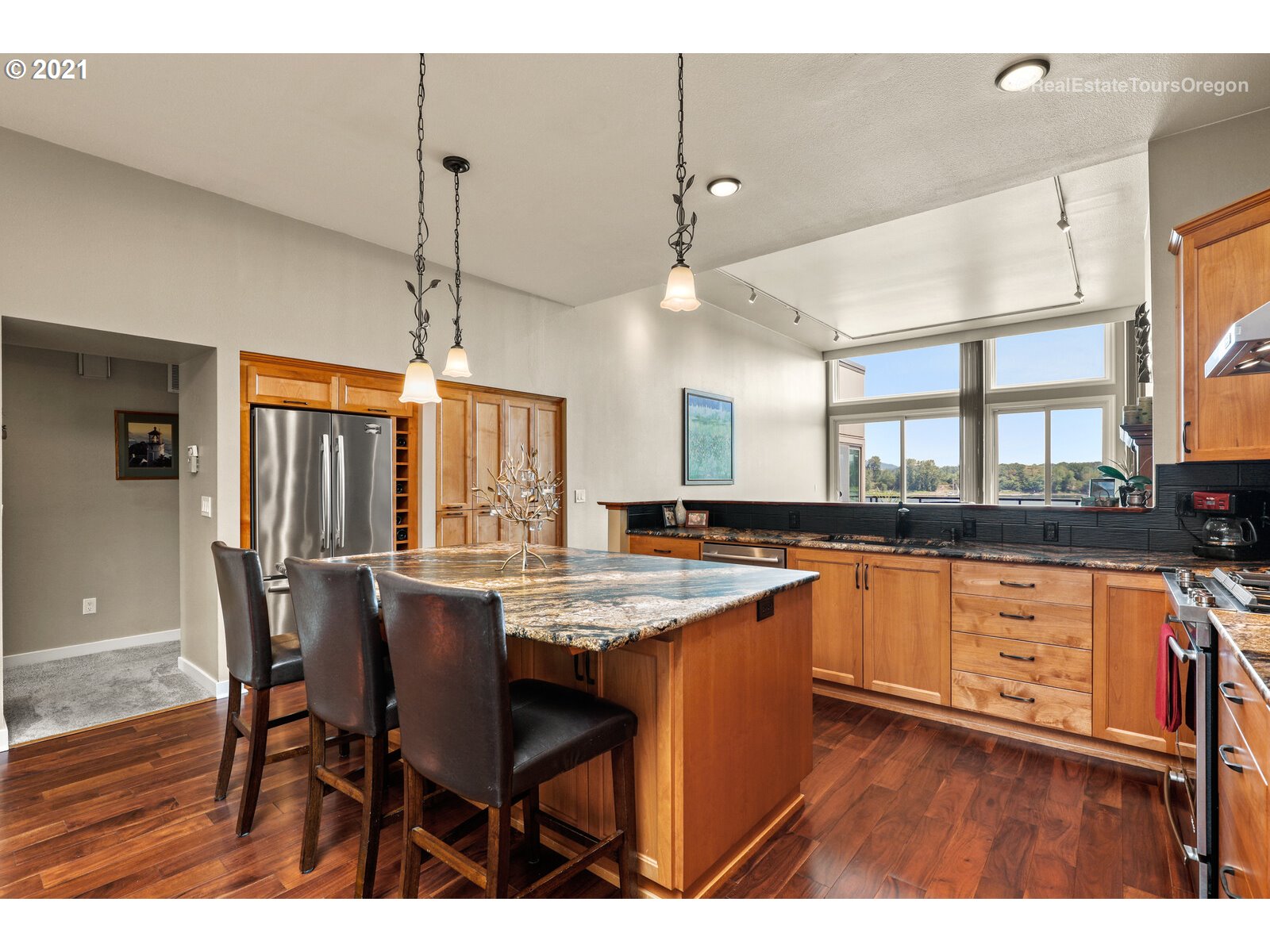 Photo #5: 21663271 Listing 