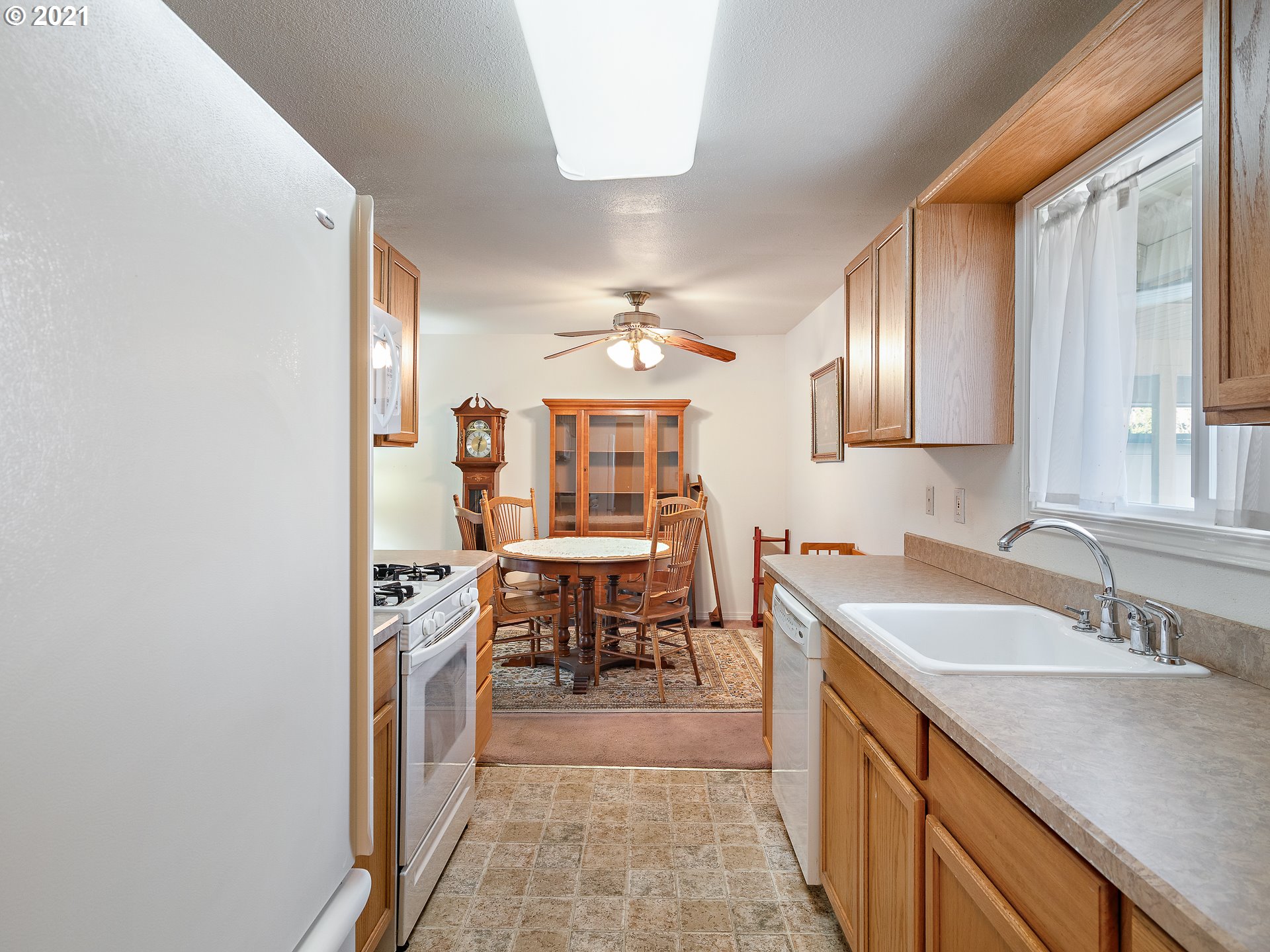 Photo #2: 21665527 Listing 