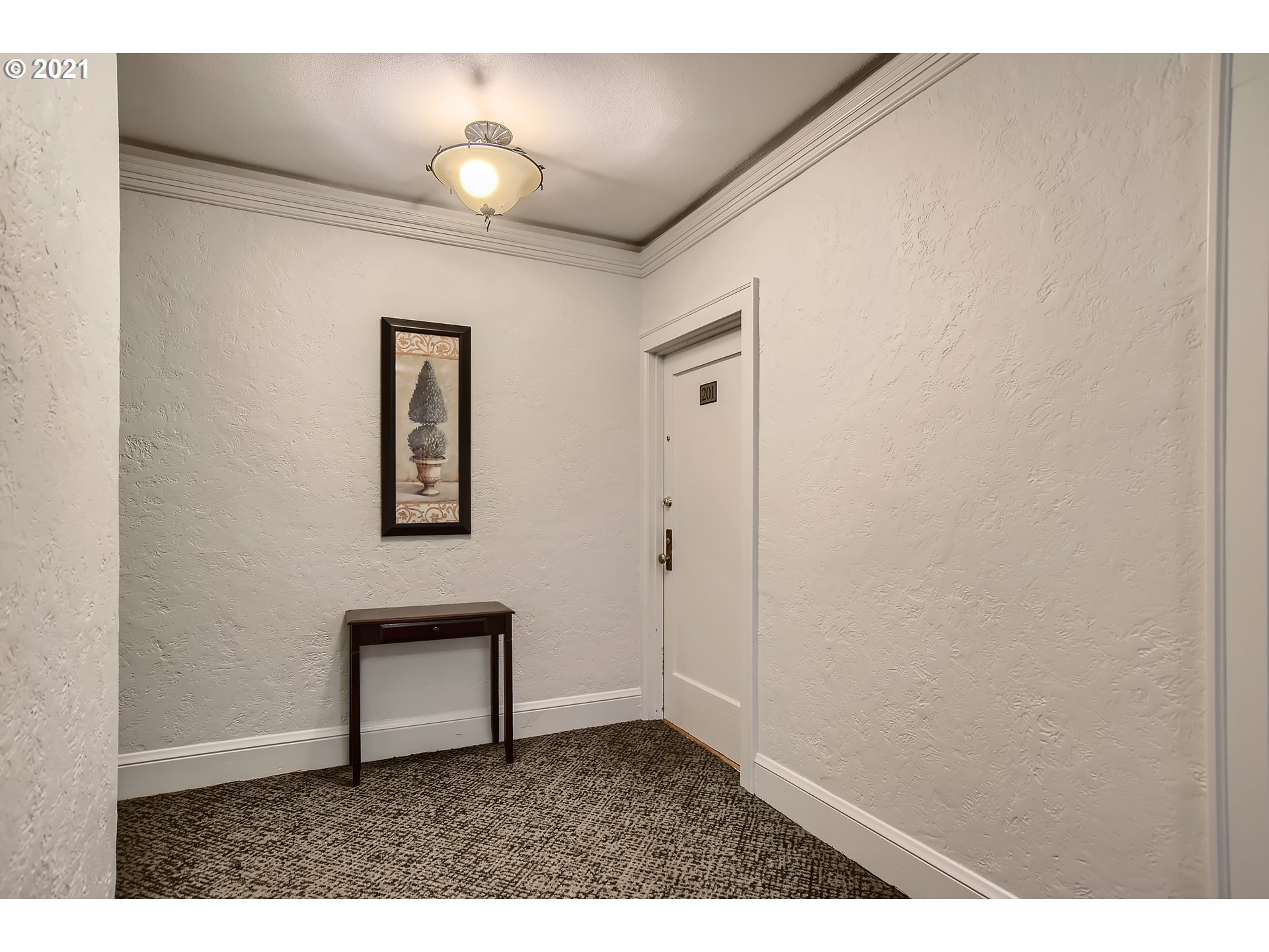 Photo #5: 21666285 Listing 