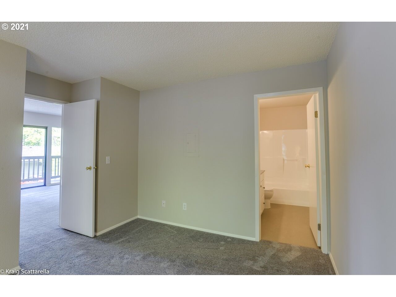 Photo #2: 21666543 Listing 