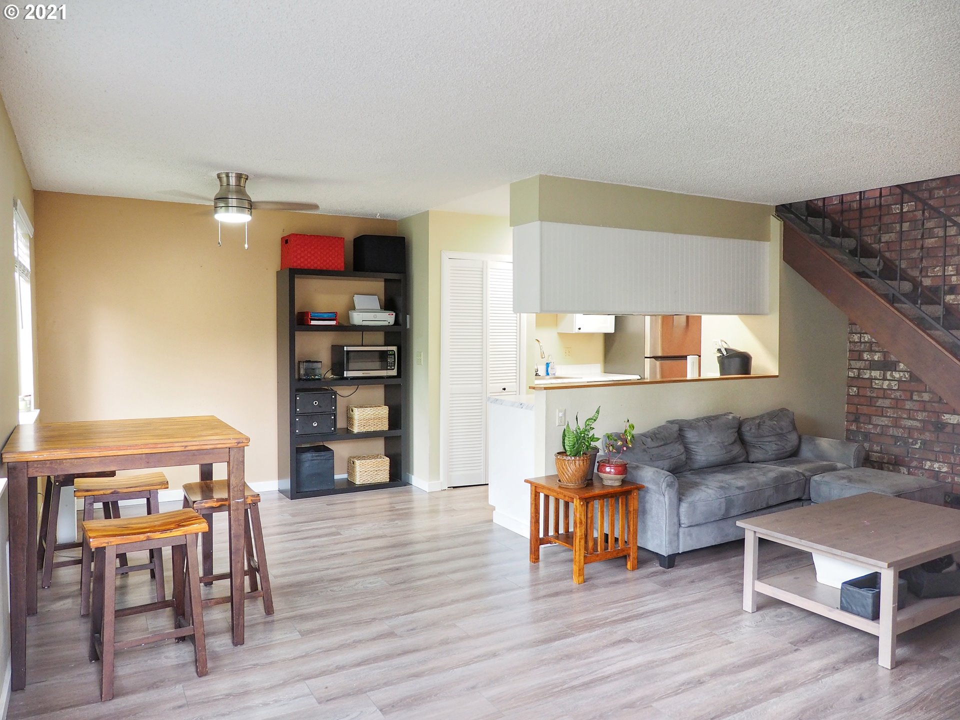 Photo #2: 21666909 Listing 