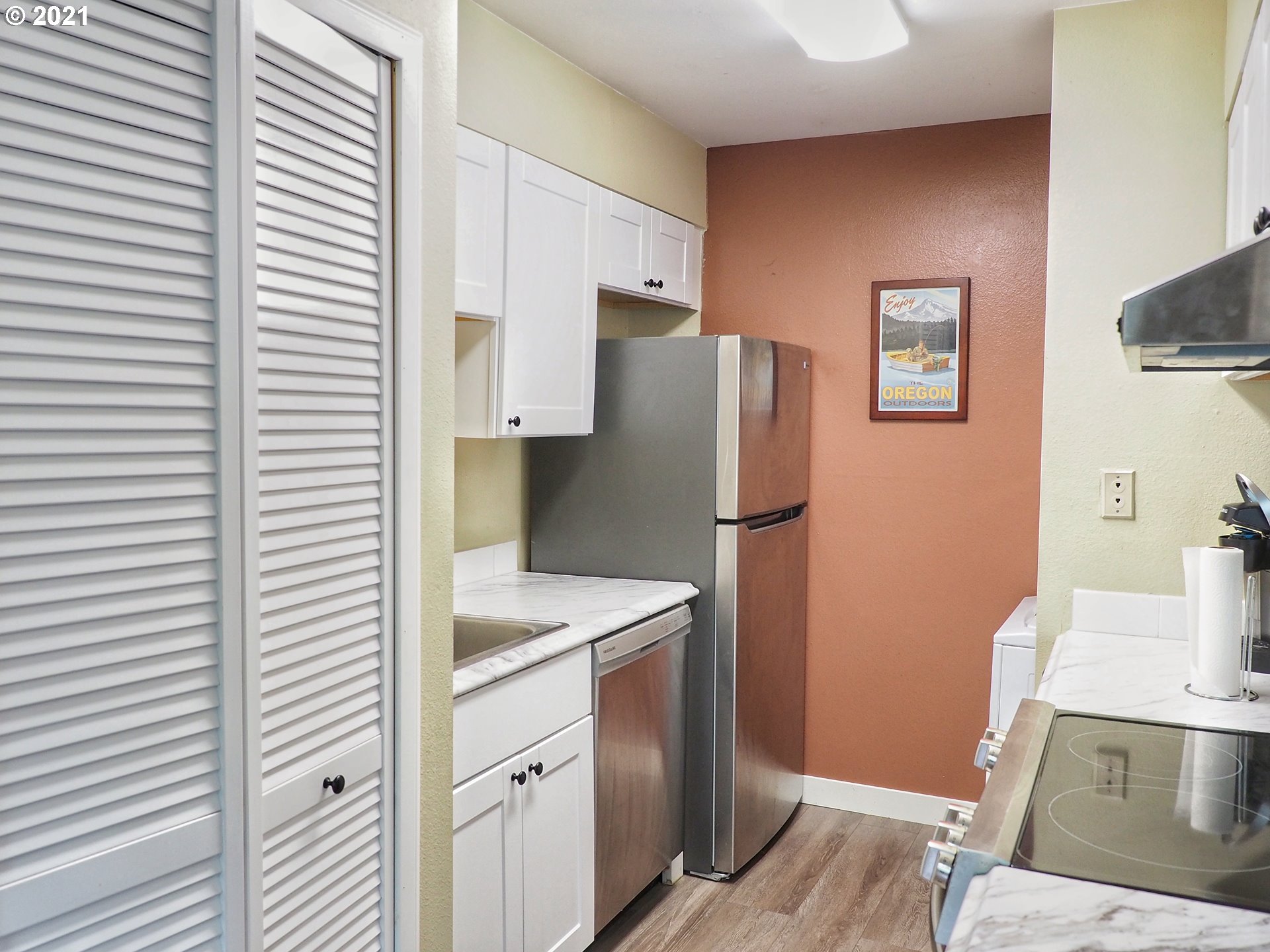 Photo #3: 21666909 Listing 