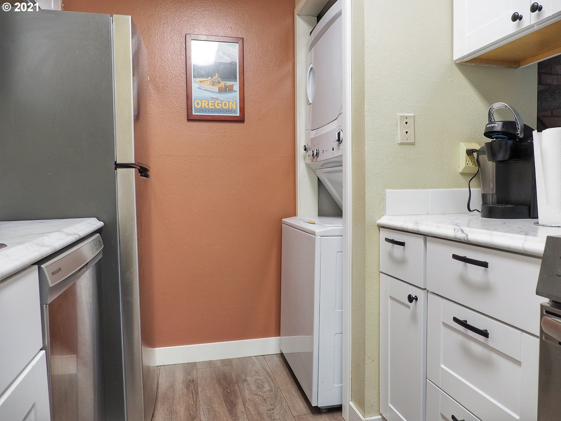 Photo #4: 21666909 Listing 