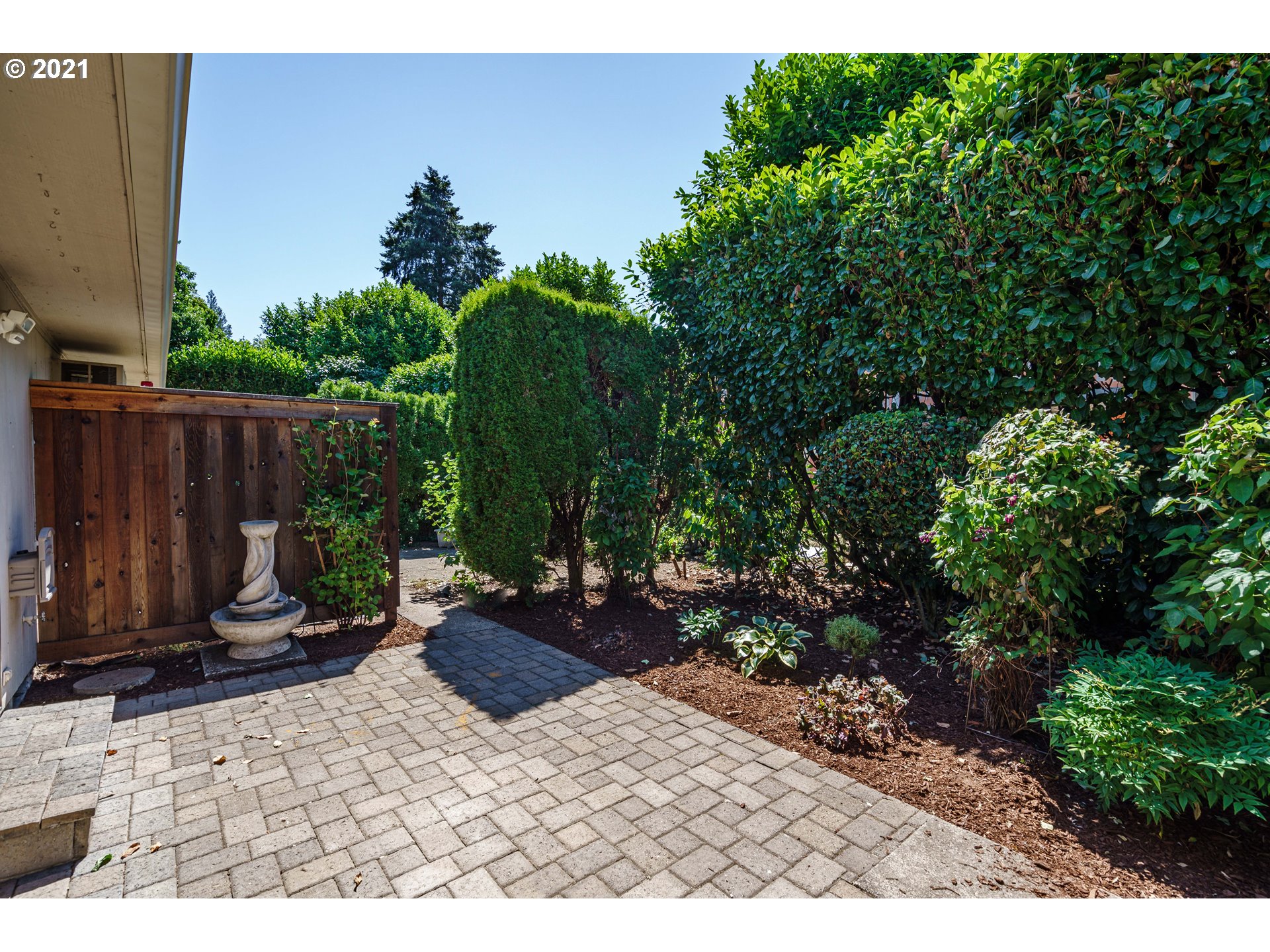 Photo #4: 21667789 Listing 