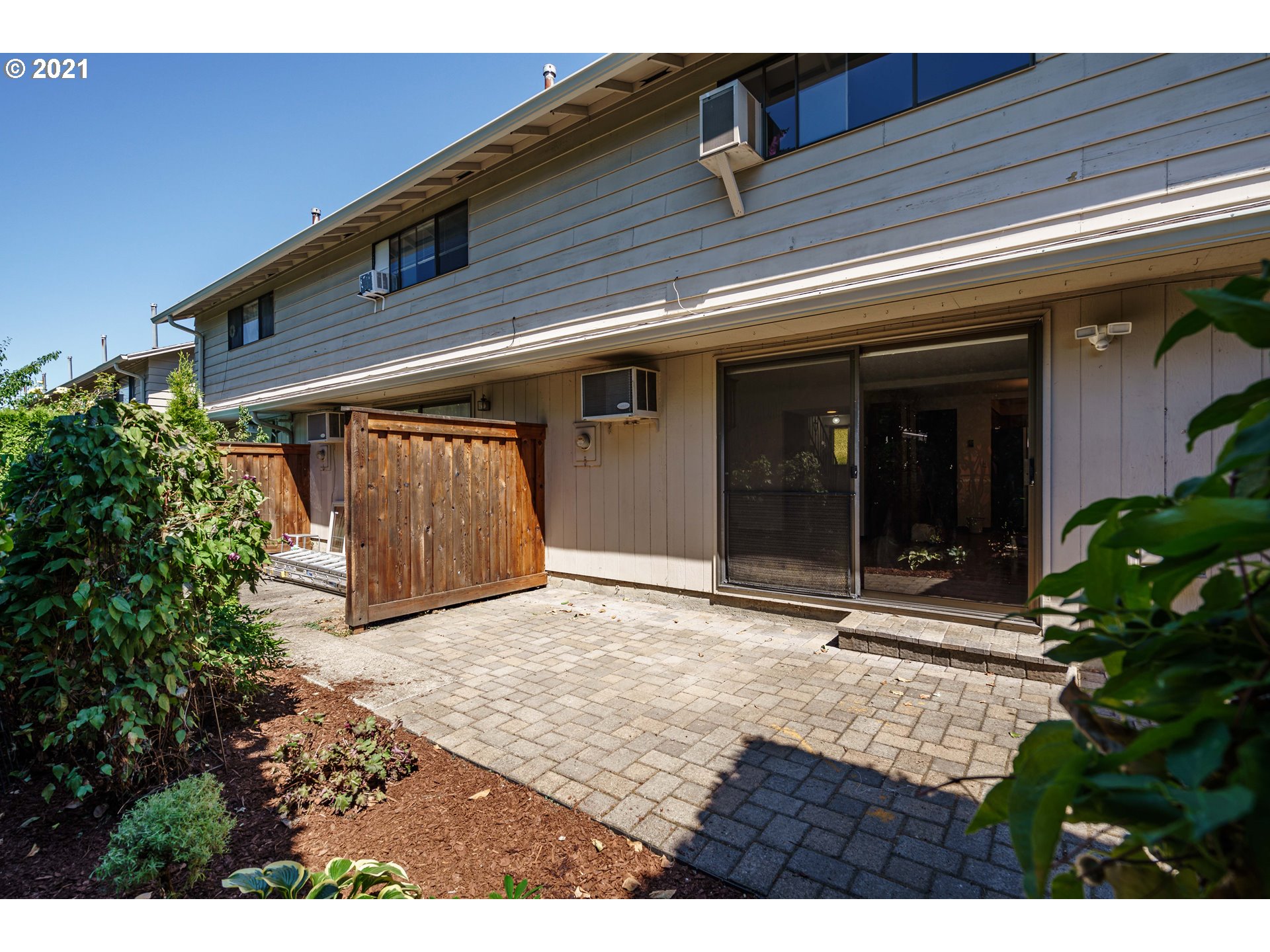 Photo #5: 21667789 Listing 