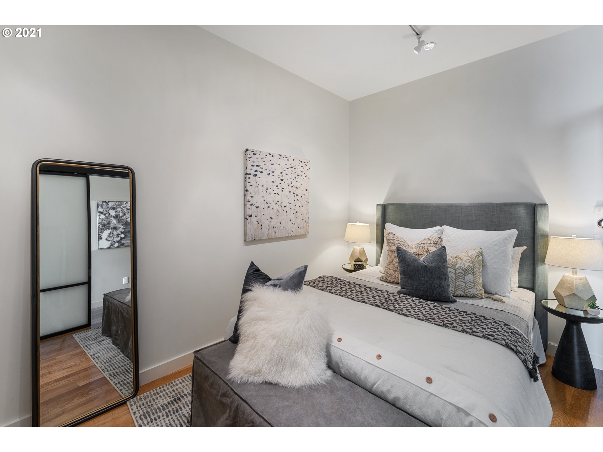 Photo #2: 21668130 Listing 