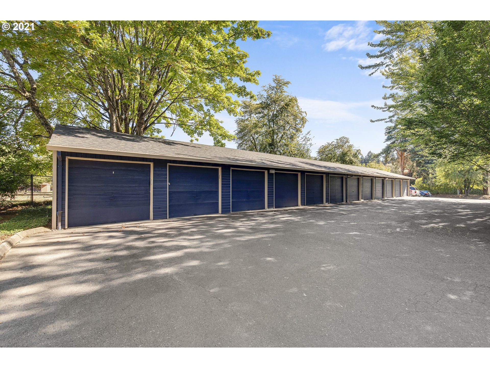 Photo #4: 21669732 Listing 