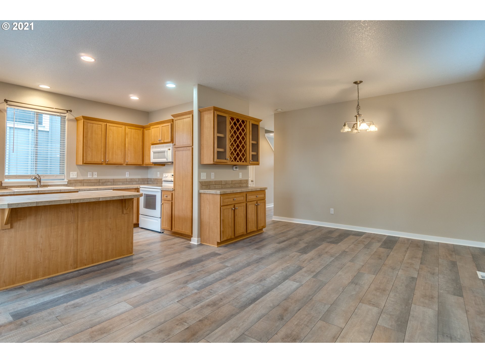 Photo #2: 21671810 Listing 
