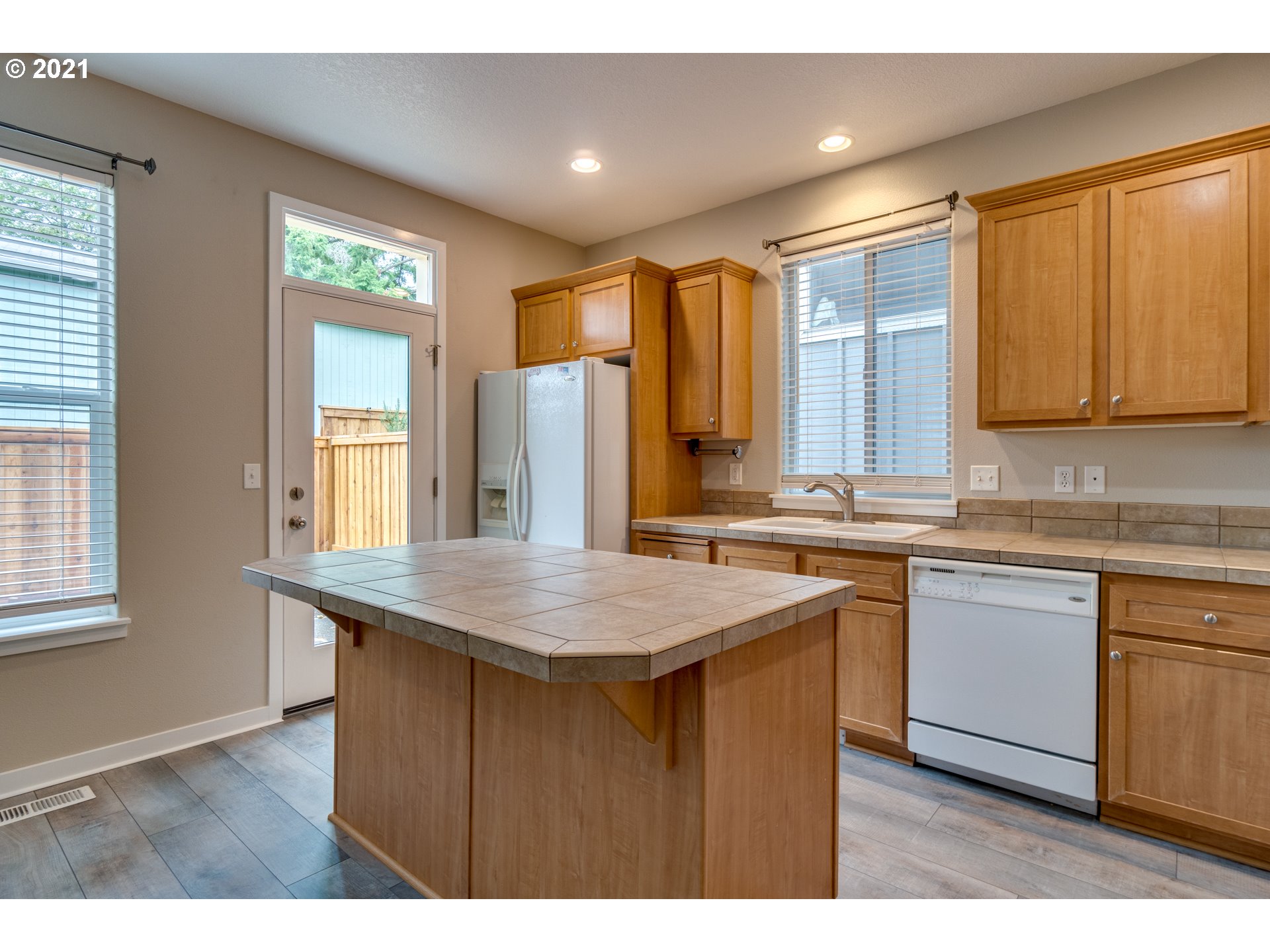 Photo #3: 21671810 Listing 