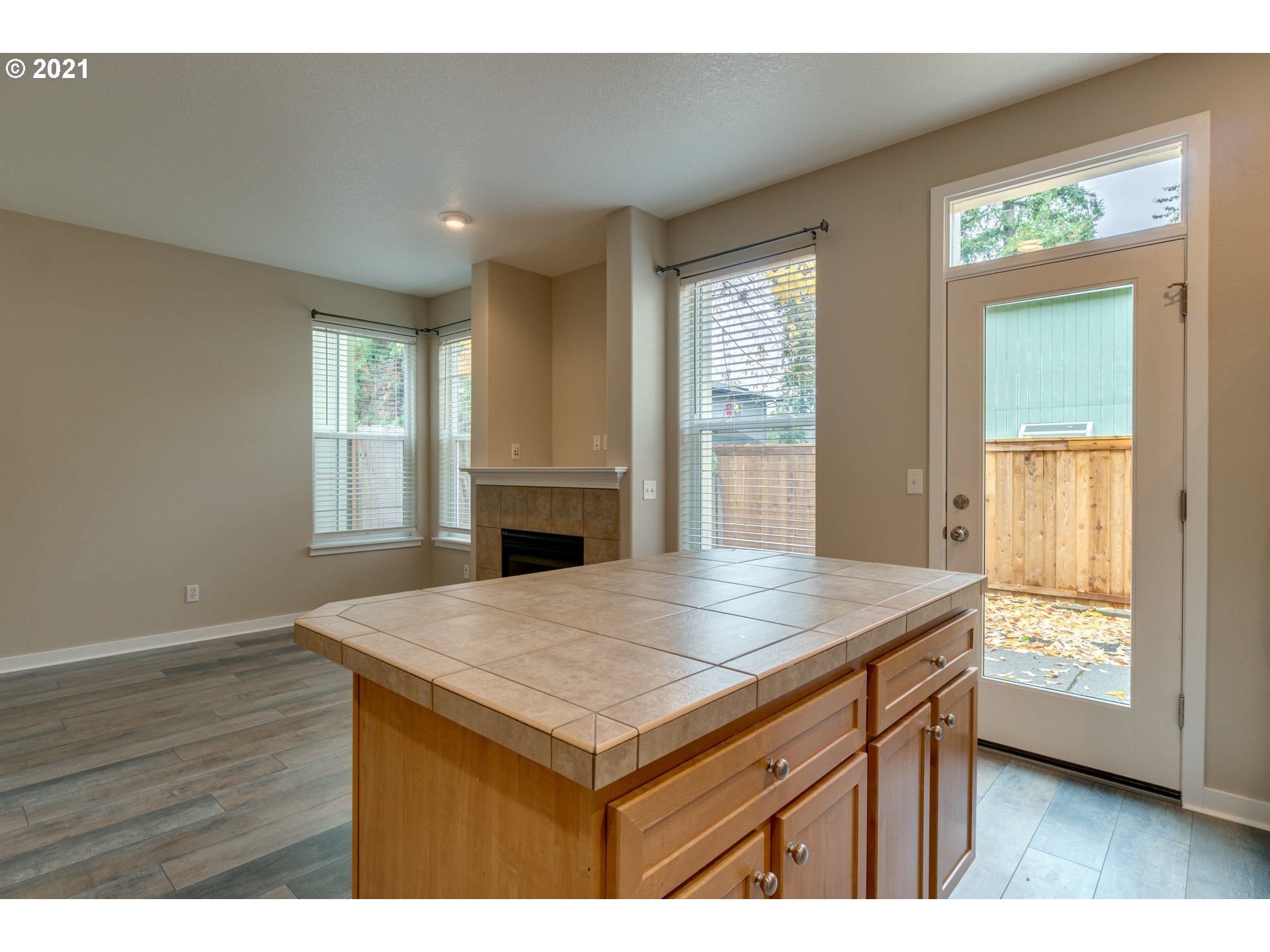 Photo #4: 21671810 Listing 