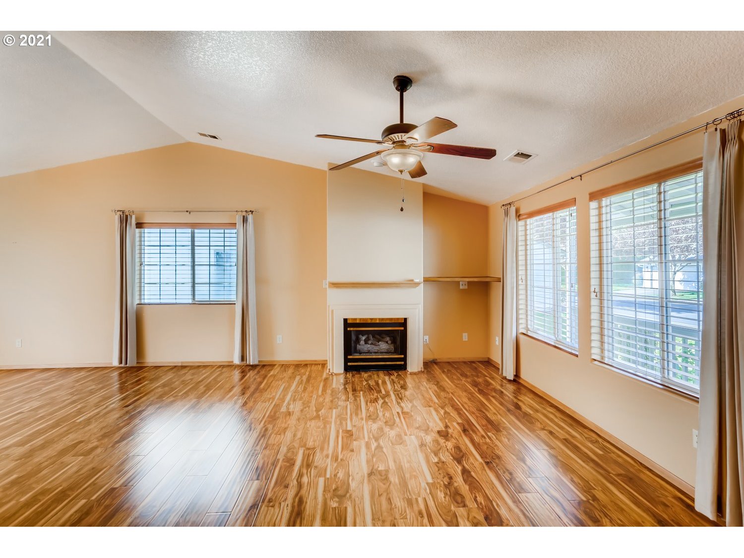 Photo #4: 21673061 Listing 