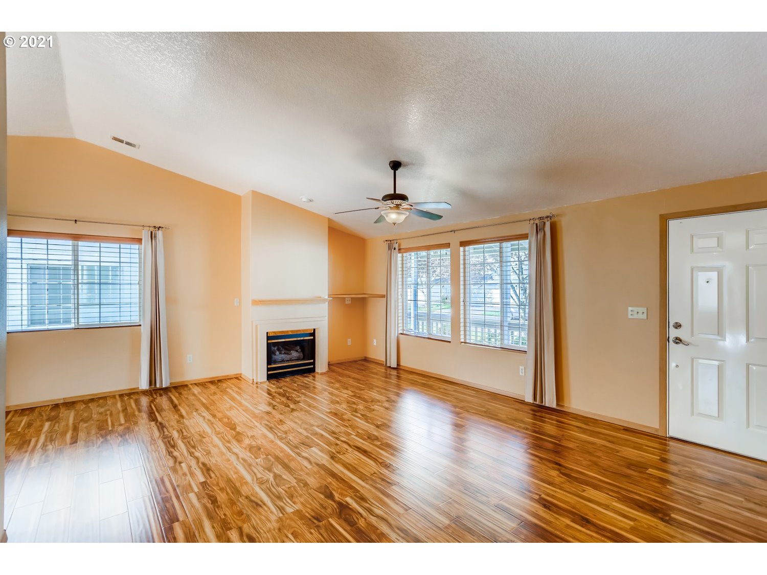 Photo #5: 21673061 Listing 