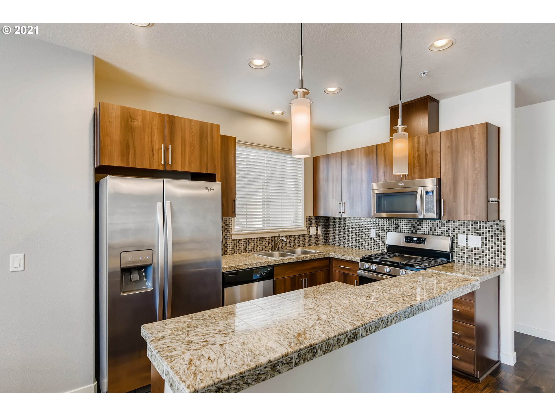 Photo #6: 21676057 Listing 