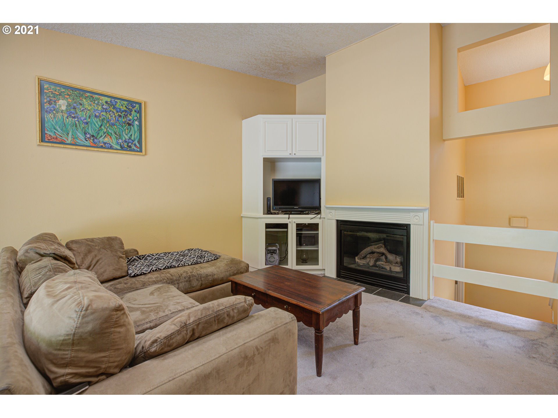 Photo #2: 21676512 Listing 