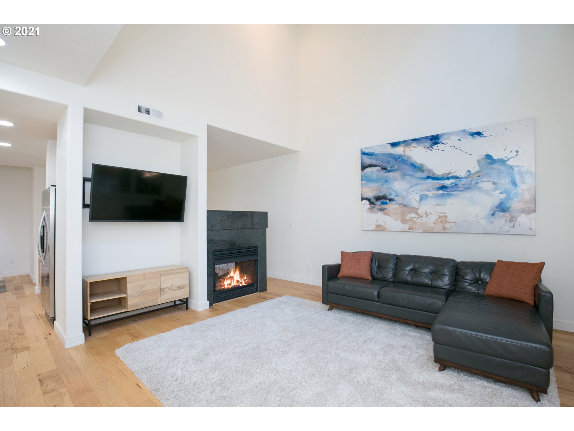 Photo #3: 21681945 Listing 