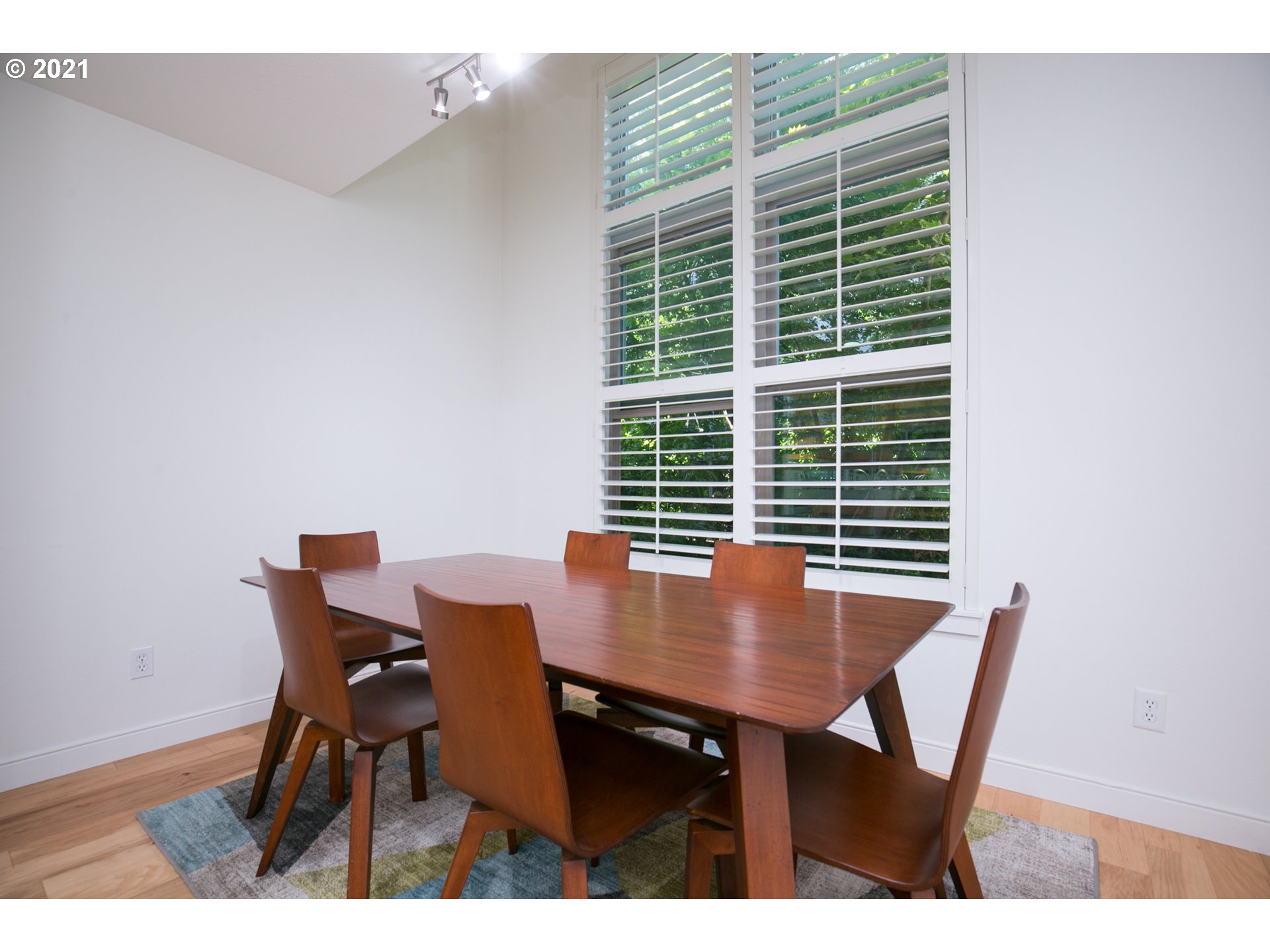 Photo #6: 21681945 Listing 