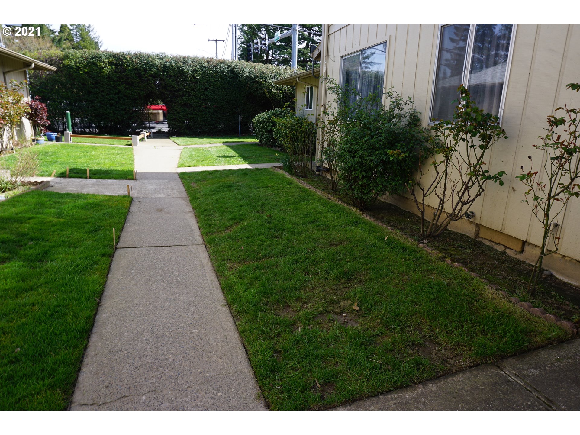 Photo #3: 21683482 Listing 