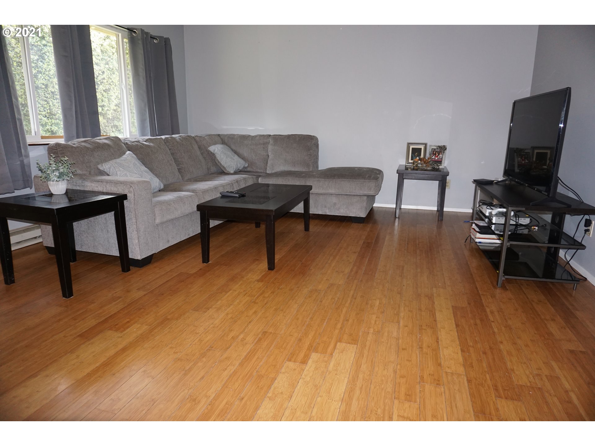 Photo #5: 21683482 Listing 