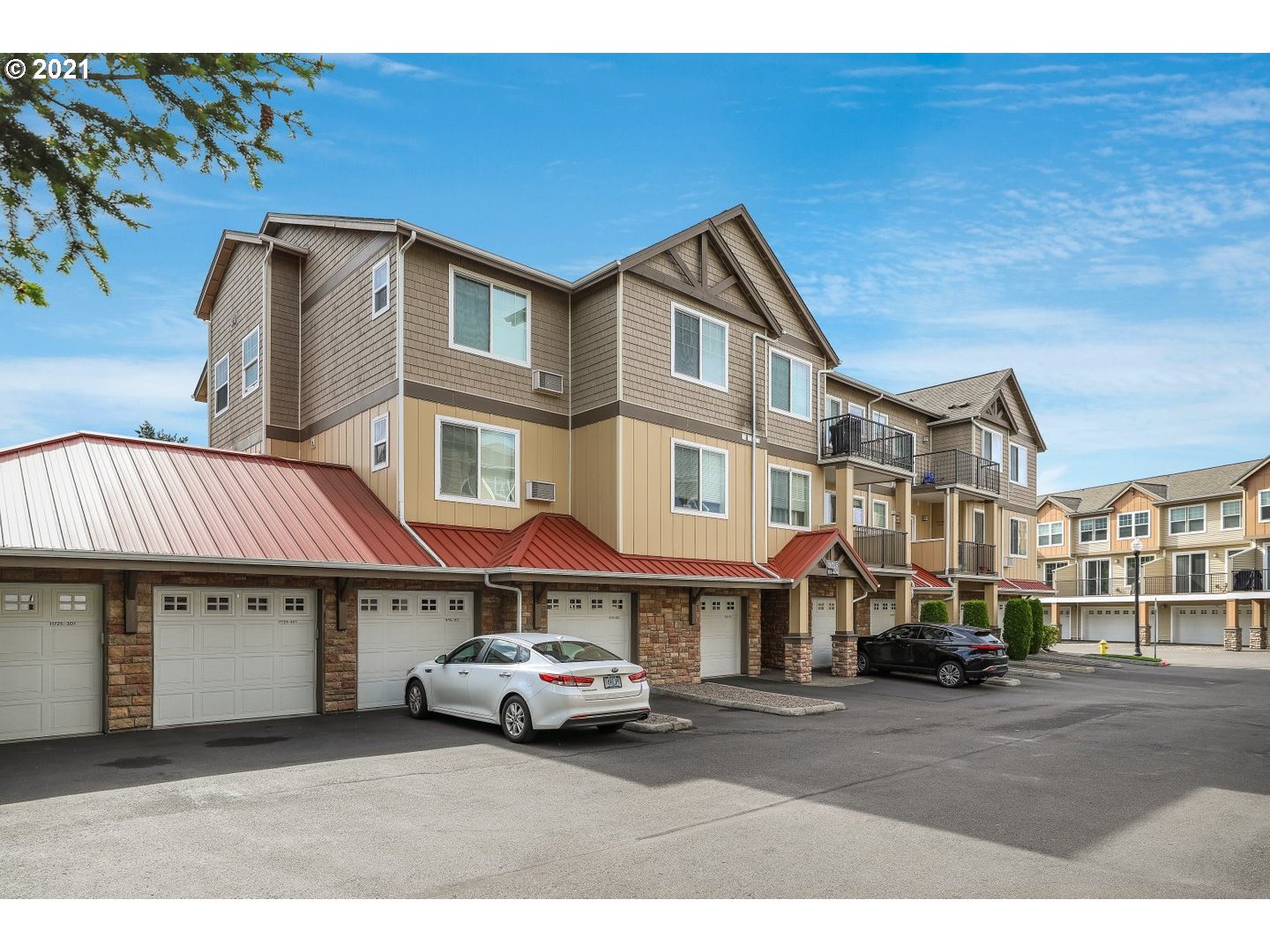 Photo #2: 21683946 Listing 