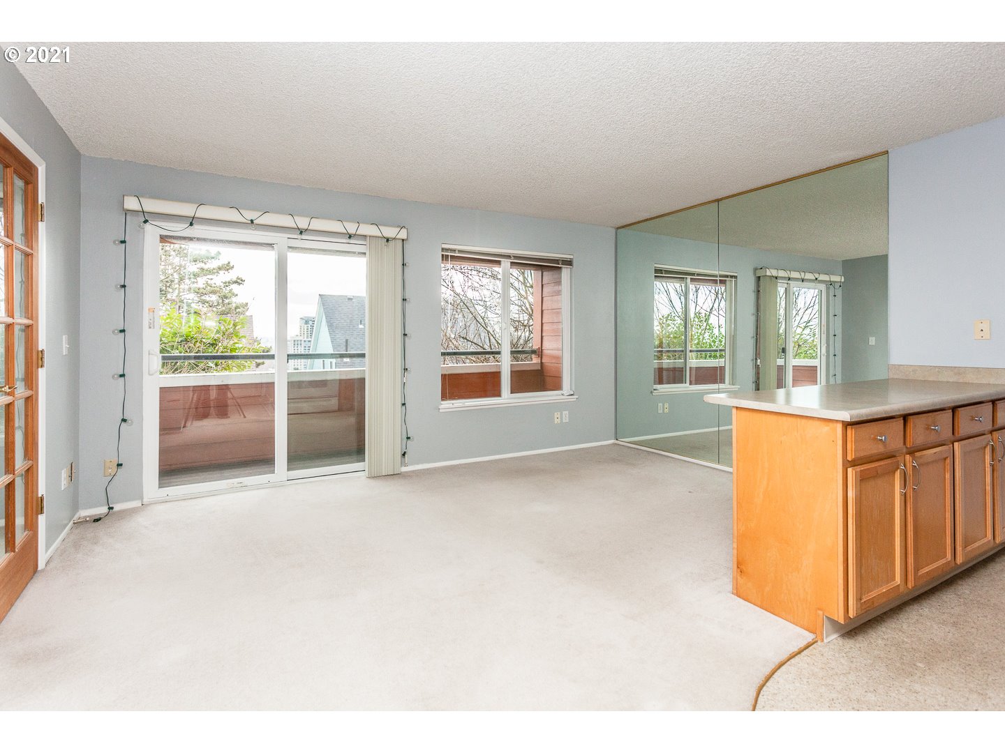 Photo #2: 21684327 Listing 