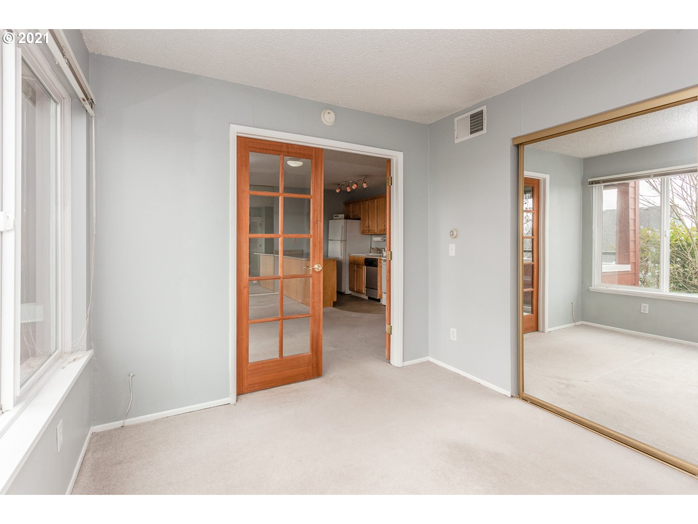 Photo #4: 21684327 Listing 
