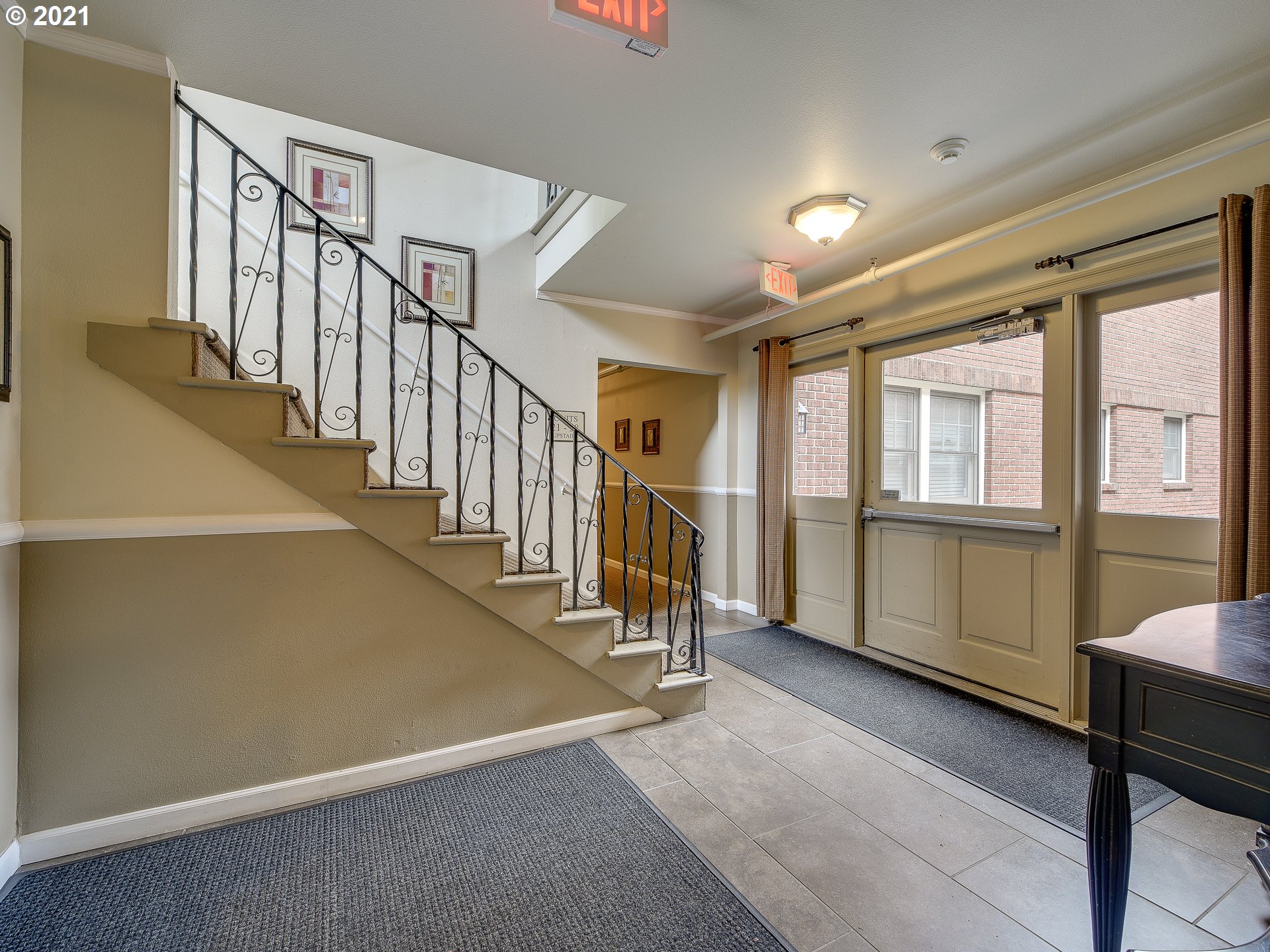 Photo #3: 21685573 Listing 