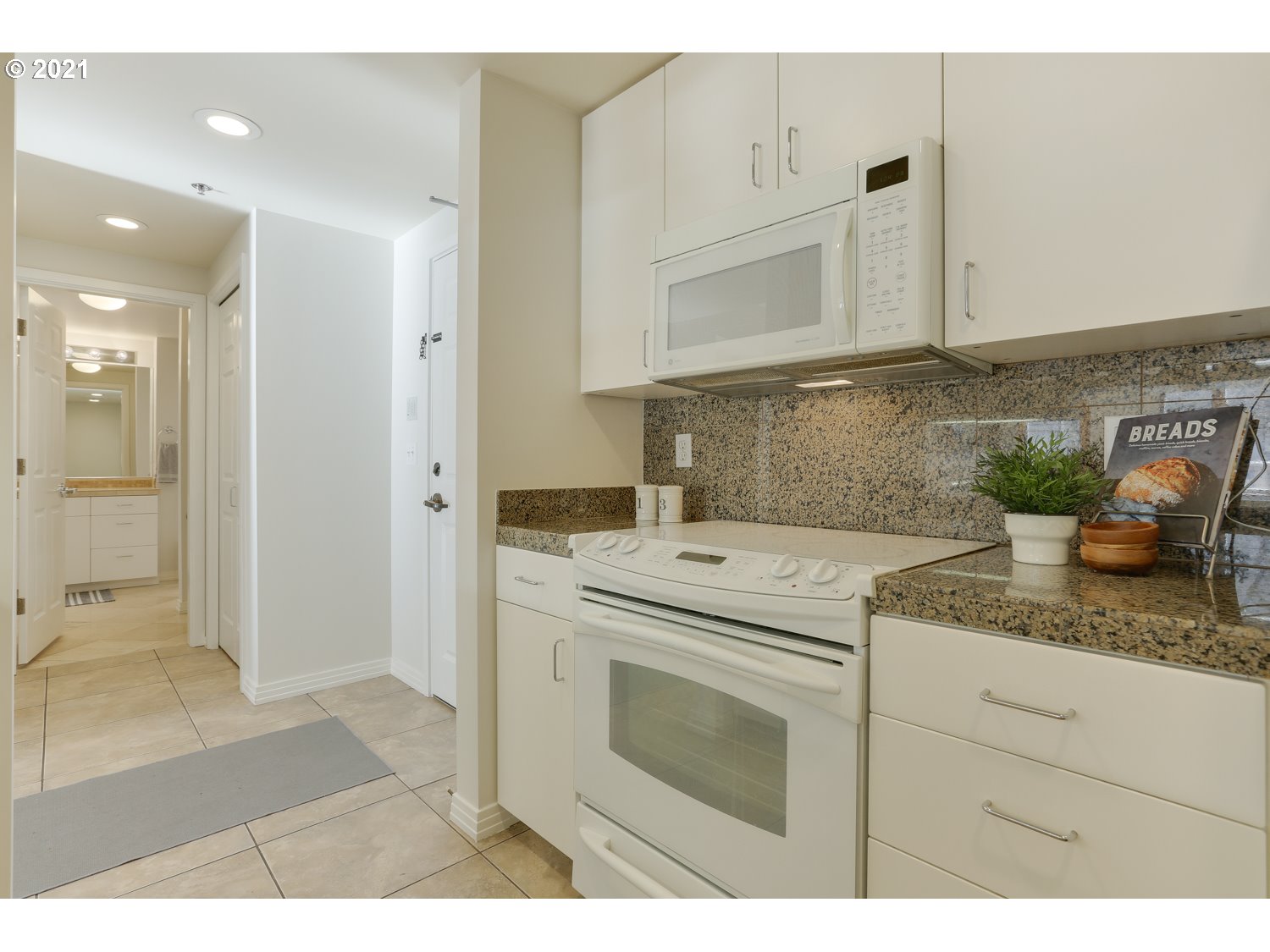 Photo #4: 21685785 Listing 