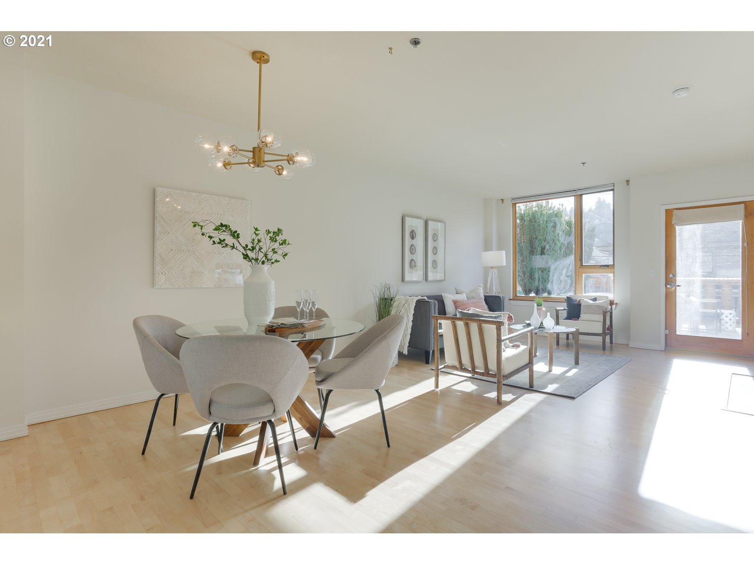 Photo #5: 21685785 Listing 