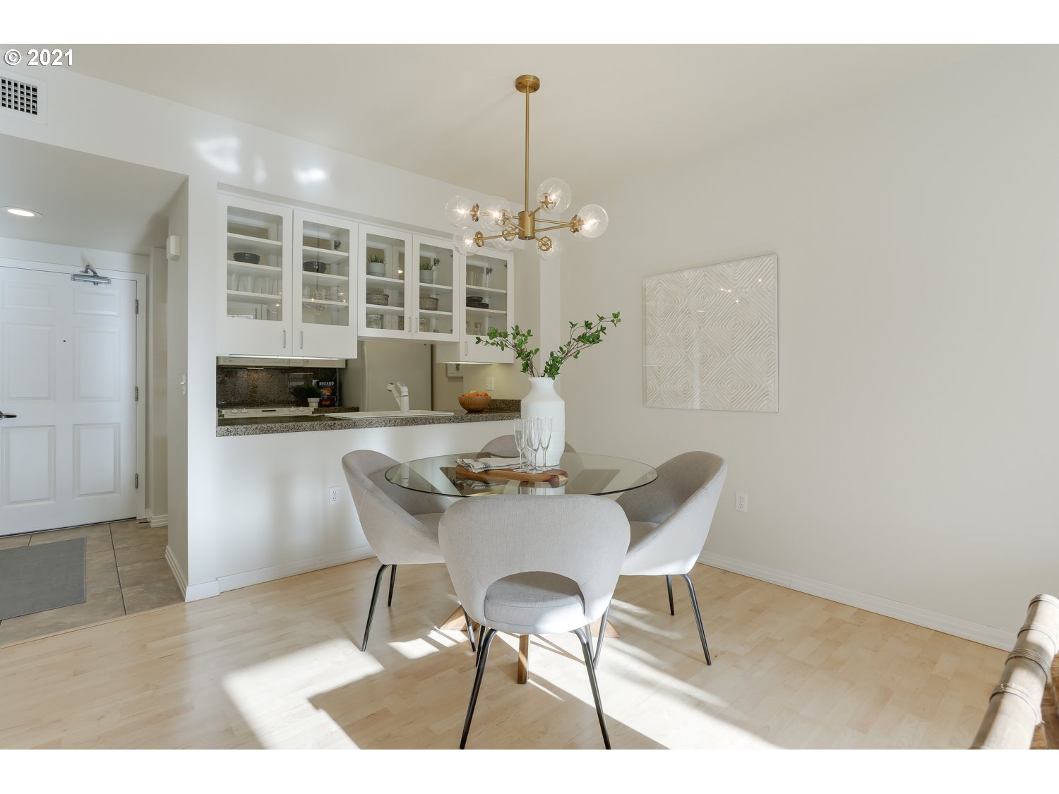 Photo #6: 21685785 Listing 