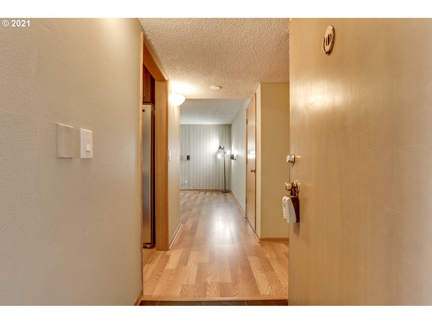 Photo #4: 21686595 Listing 