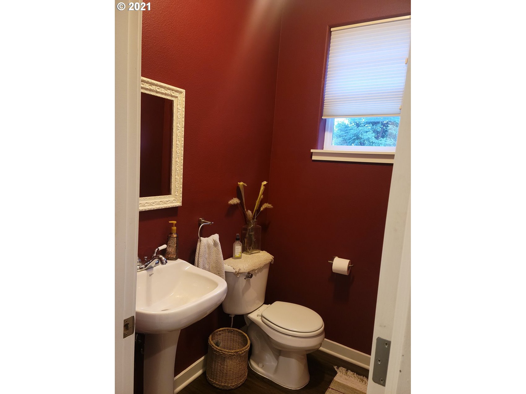 MLS: 21687677 Condo For Sale
