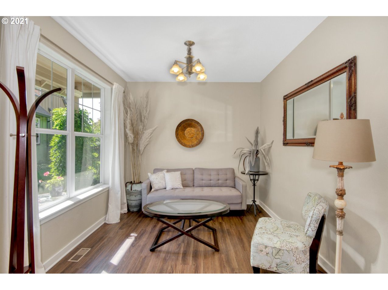 Photo #5: 21687677 Listing 