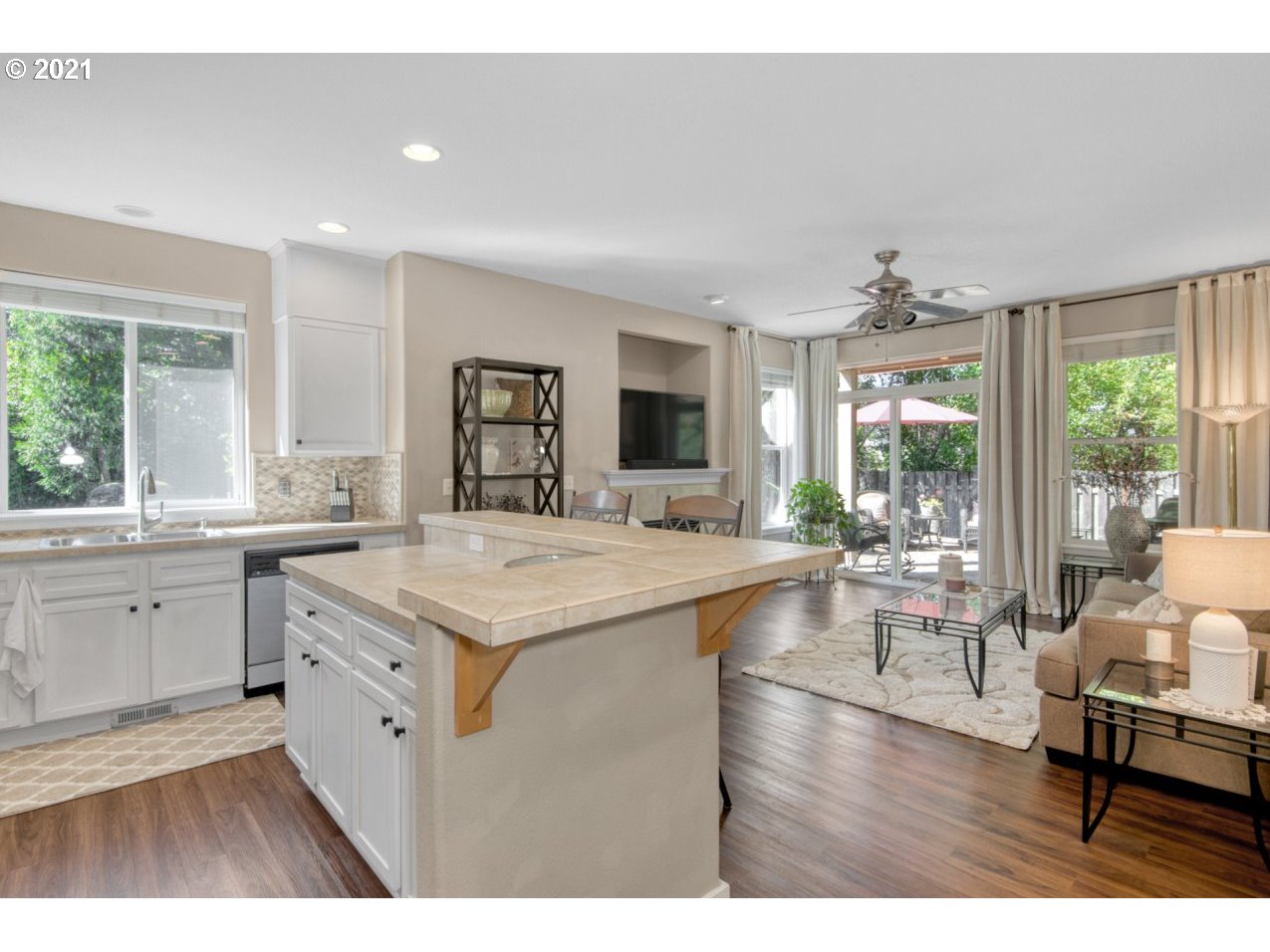 Photo #6: 21687677 Listing 