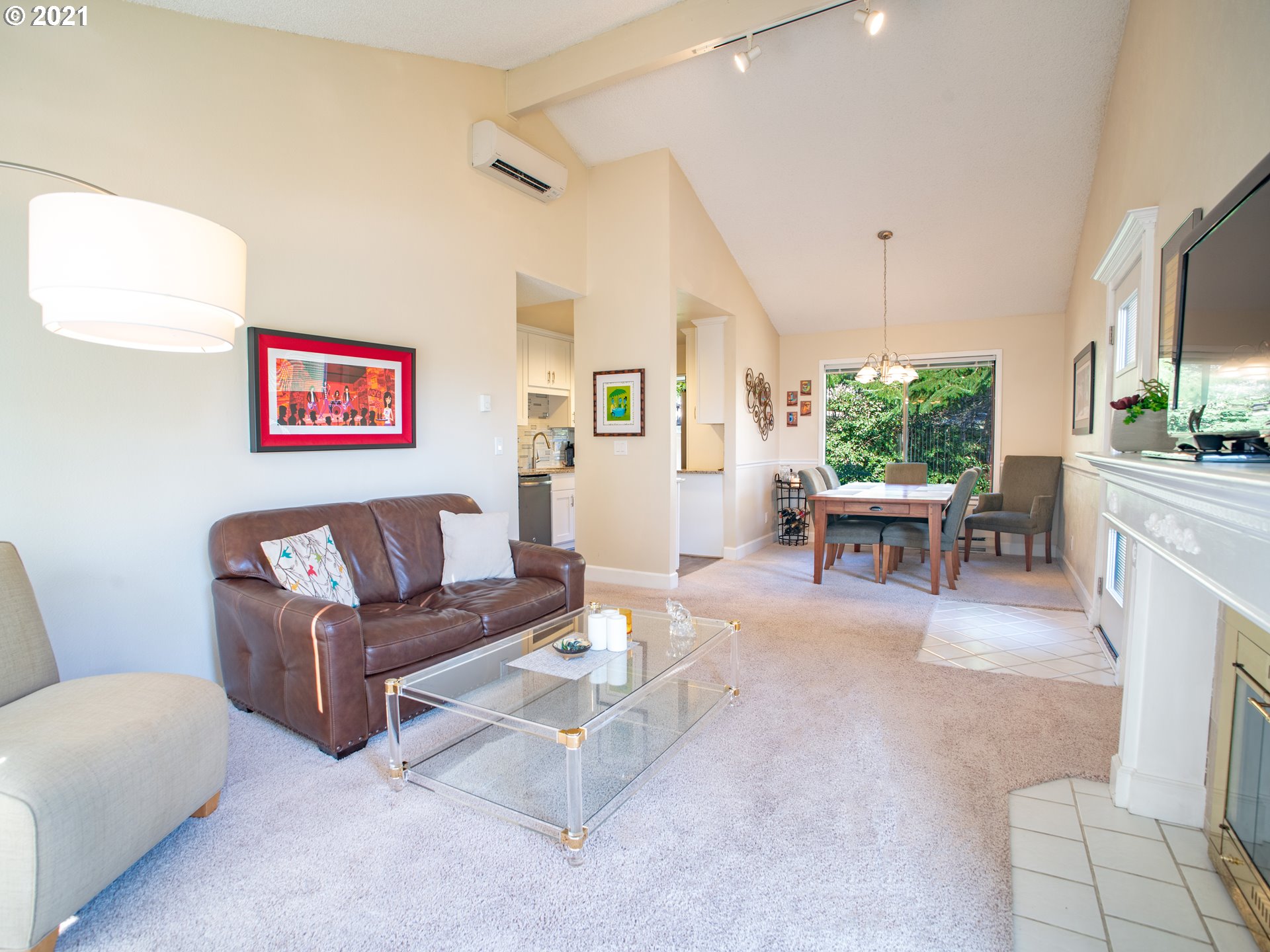 Photo #3: 21695759 Listing 