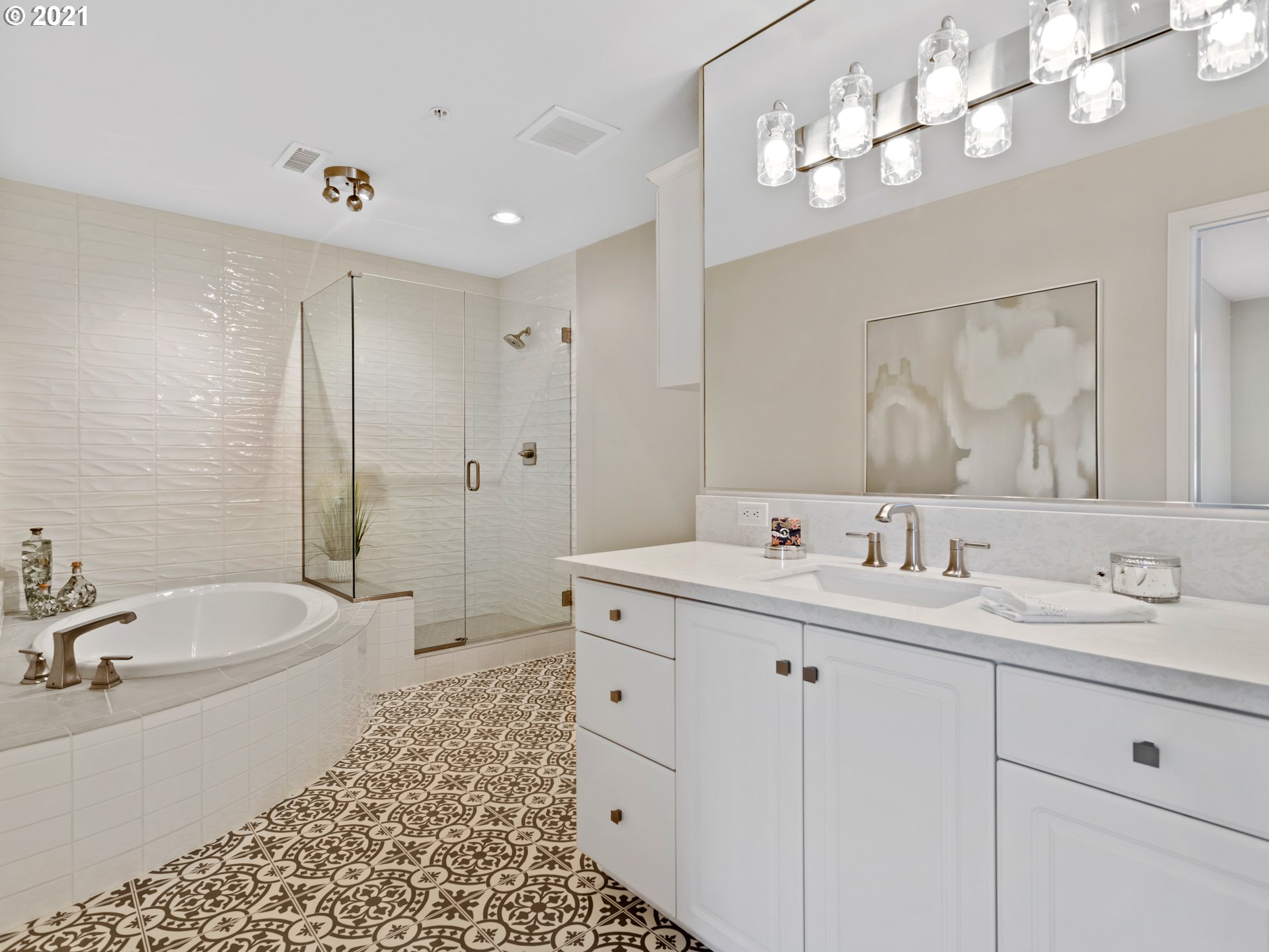 Photo #4: 21695771 Listing 