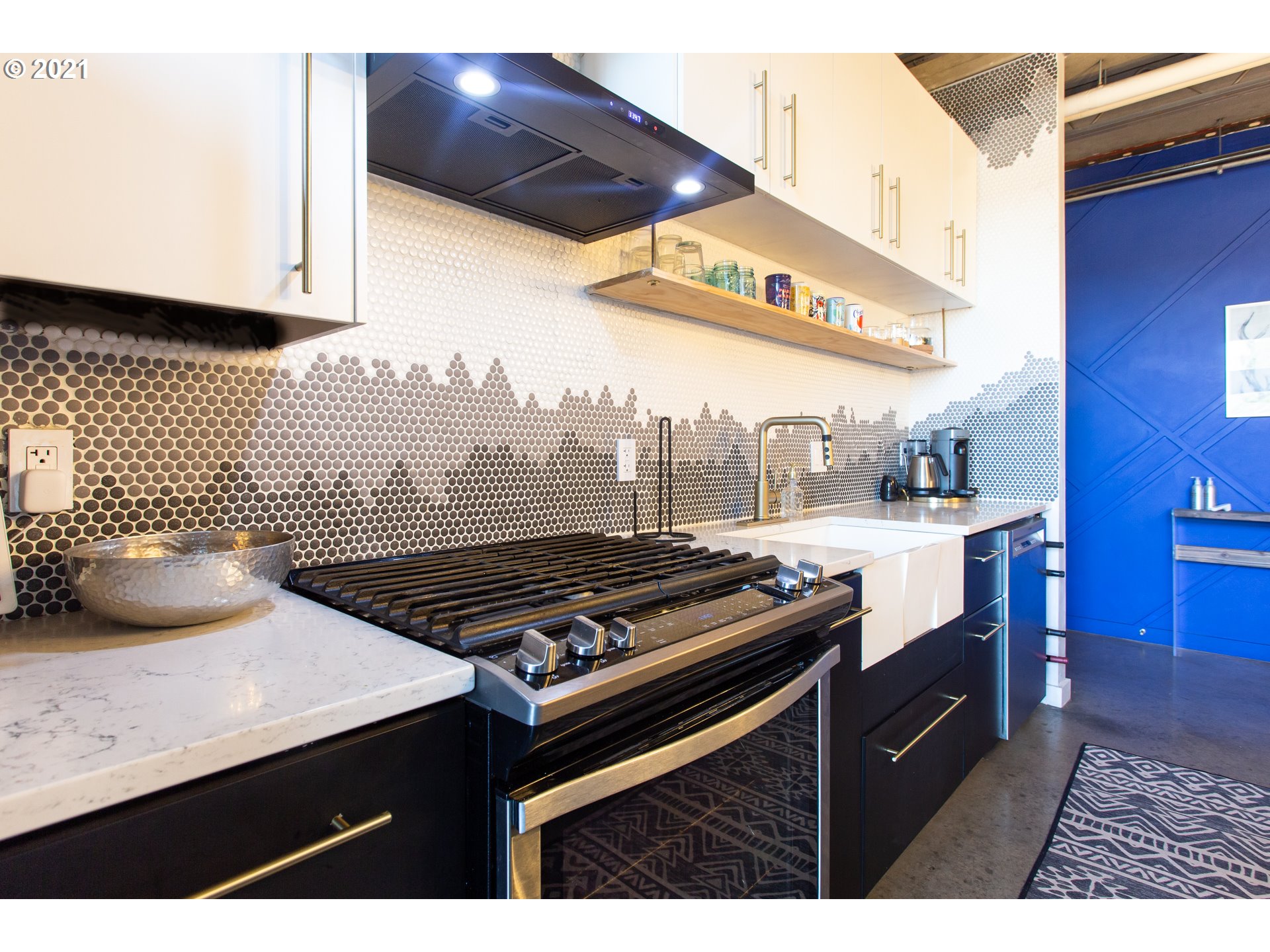 Photo #5: 21696908 Listing 