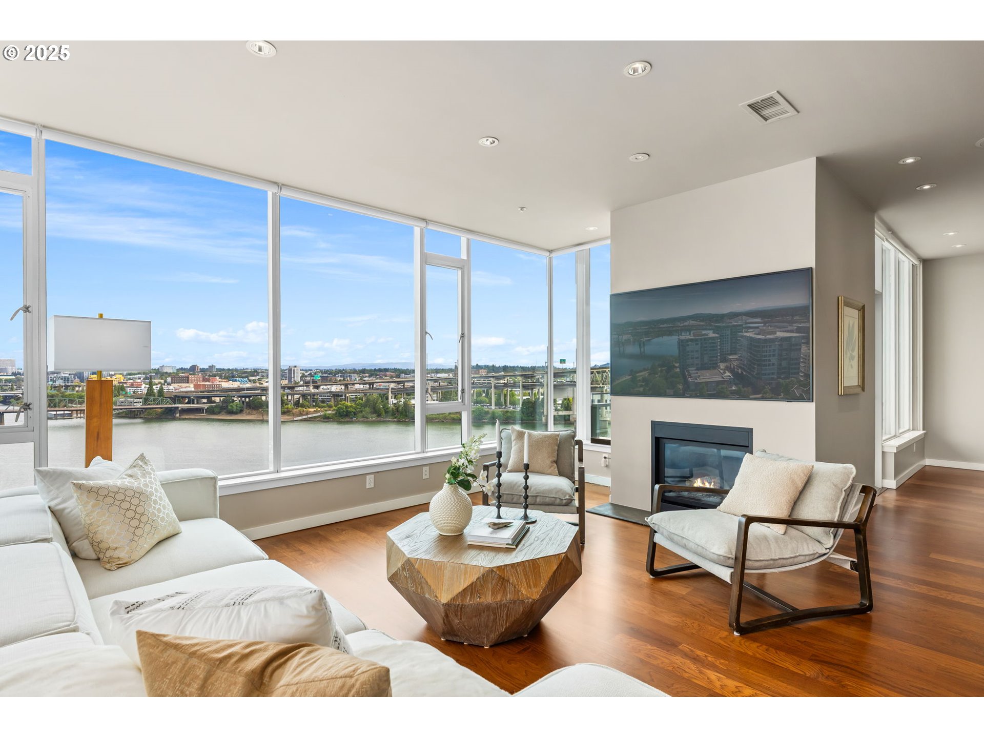 Photo #4: 217056051 Listing 