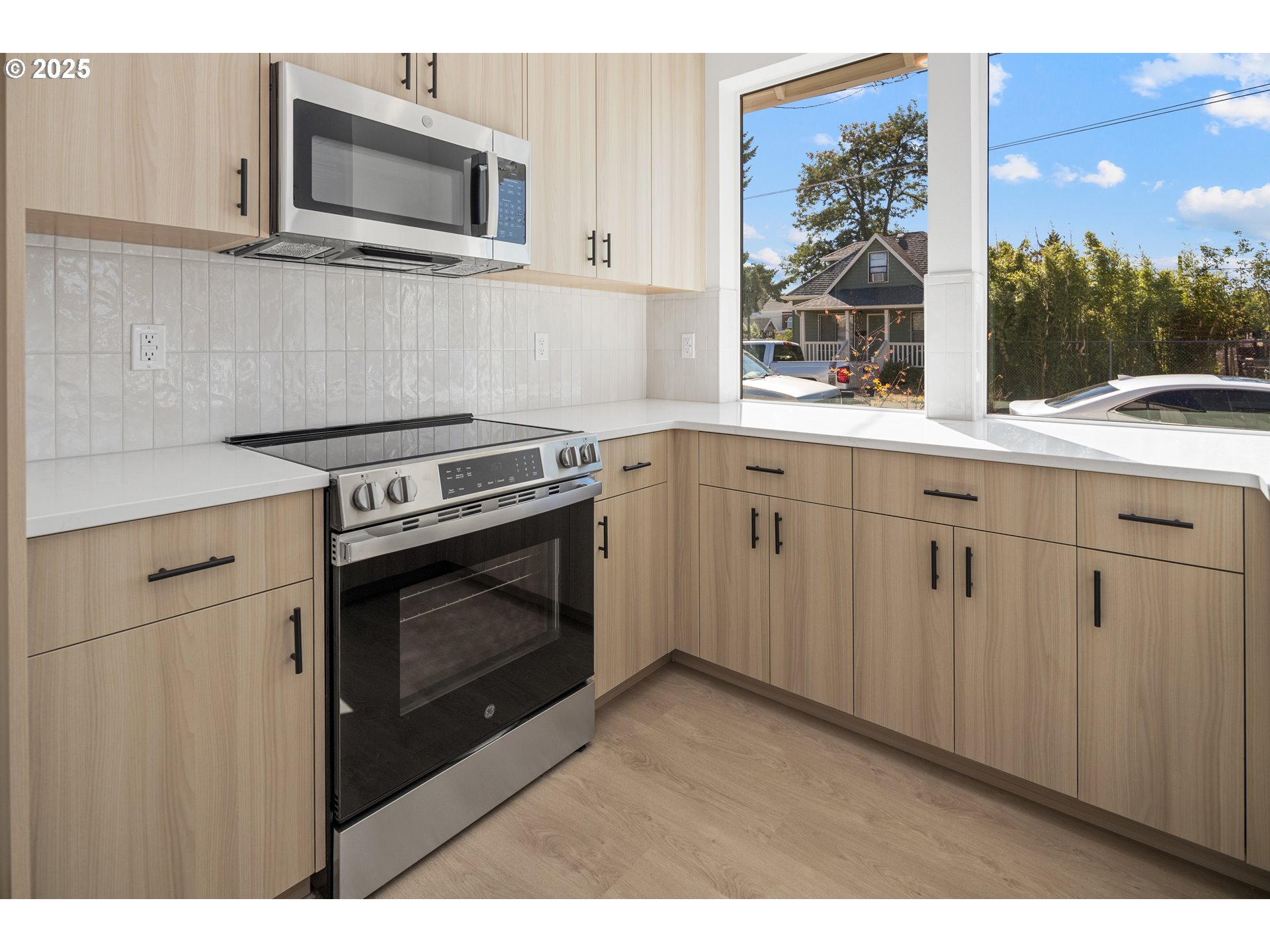 Photo #6: 217100466 Listing 